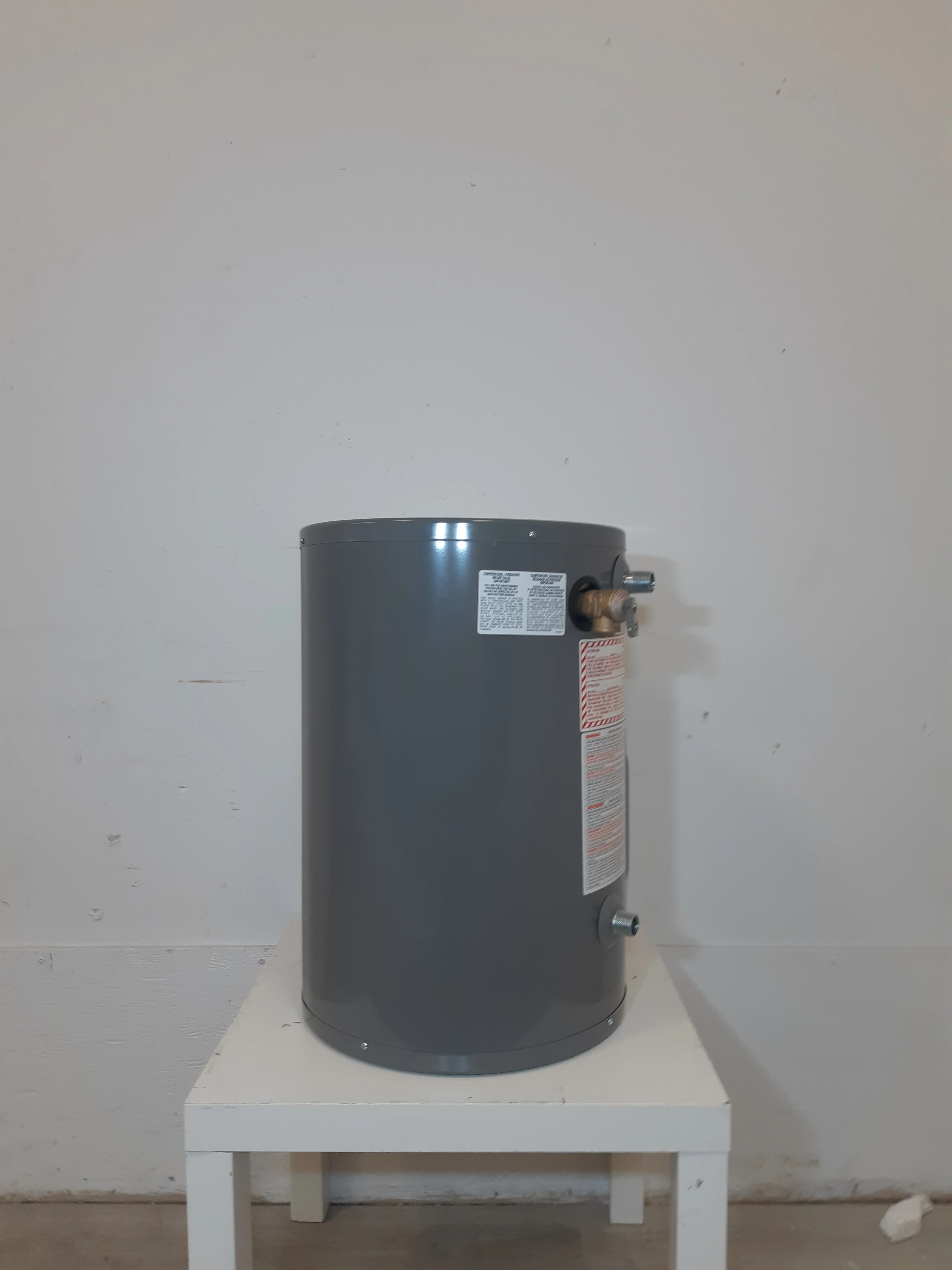 10 Gallon Richmond Electric Water Heater - Image 4