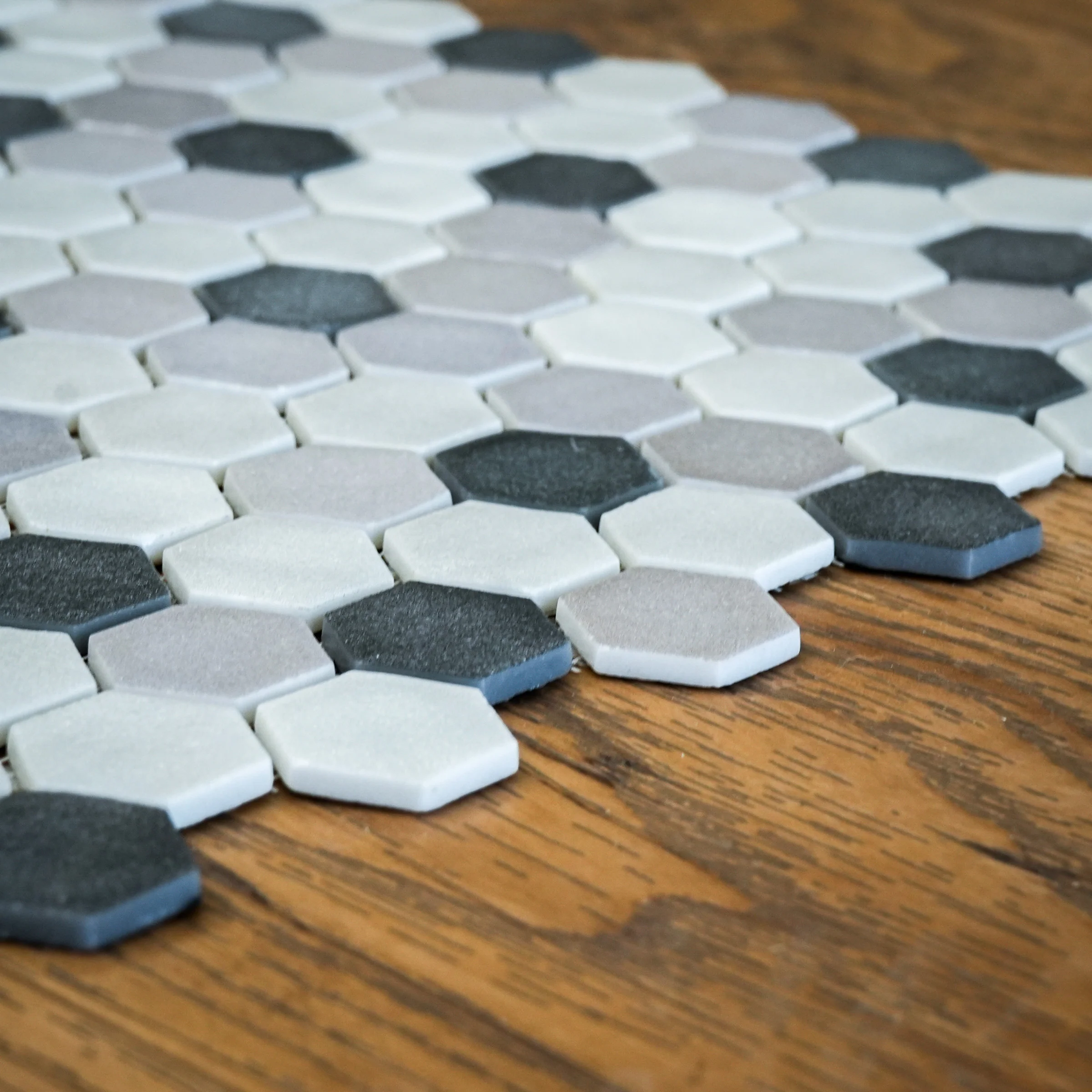 12" x 12" Onix Stoneblend Smoke Malla Mosaic Tiles – 5.63 sq. ft. (6 per box) - Image 4