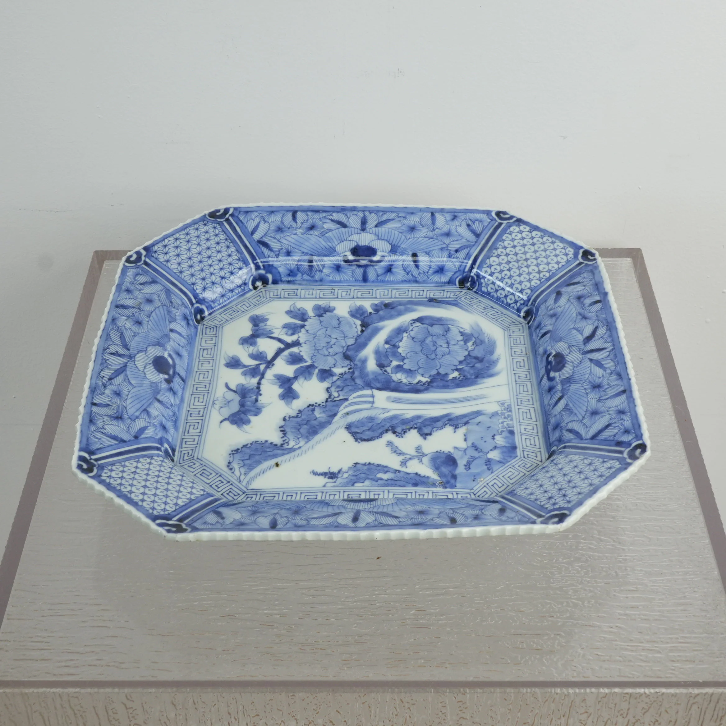 14-inch Antique Japanese Porcelain Blue and White Octagonal Plate - Image 3