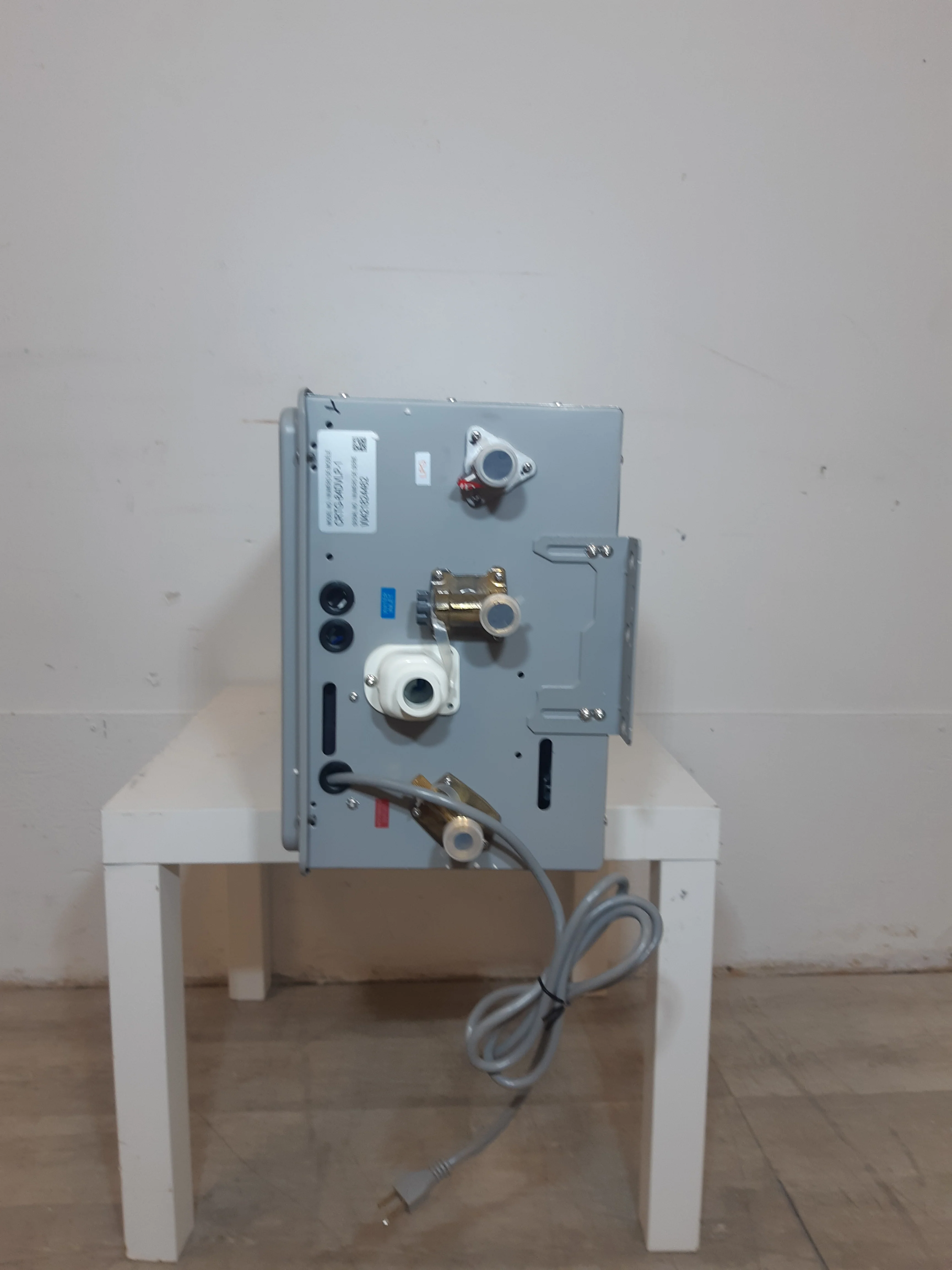 180,000 BTU Rheem Gas Water Heater - Image 4