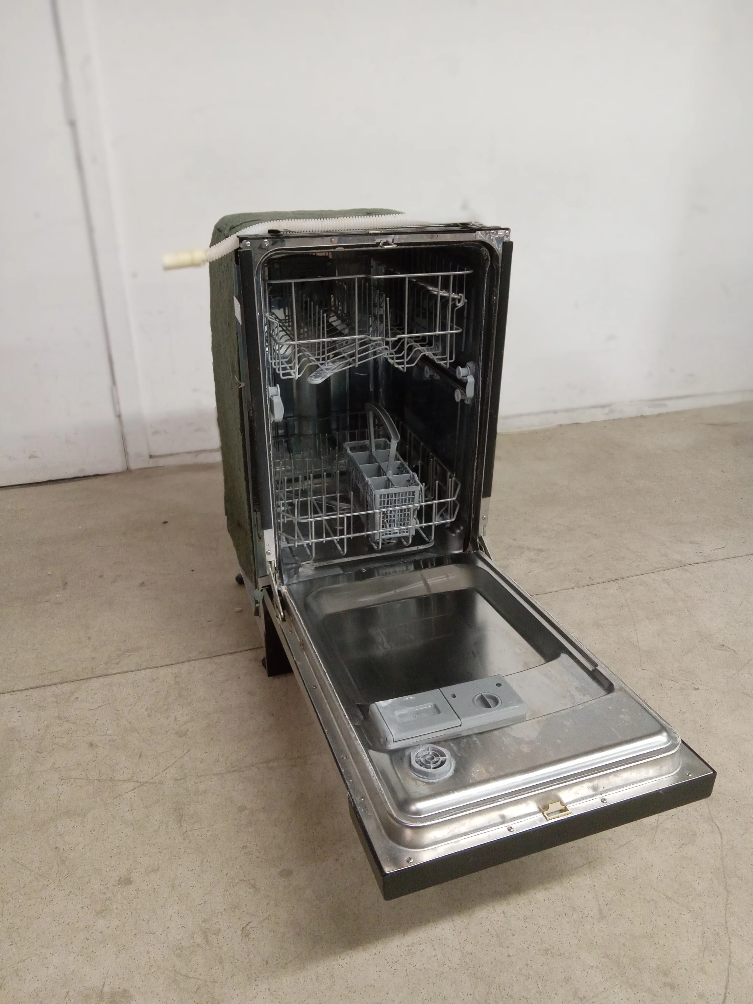 17.5" GE Mini-Dish Washer - Image 3