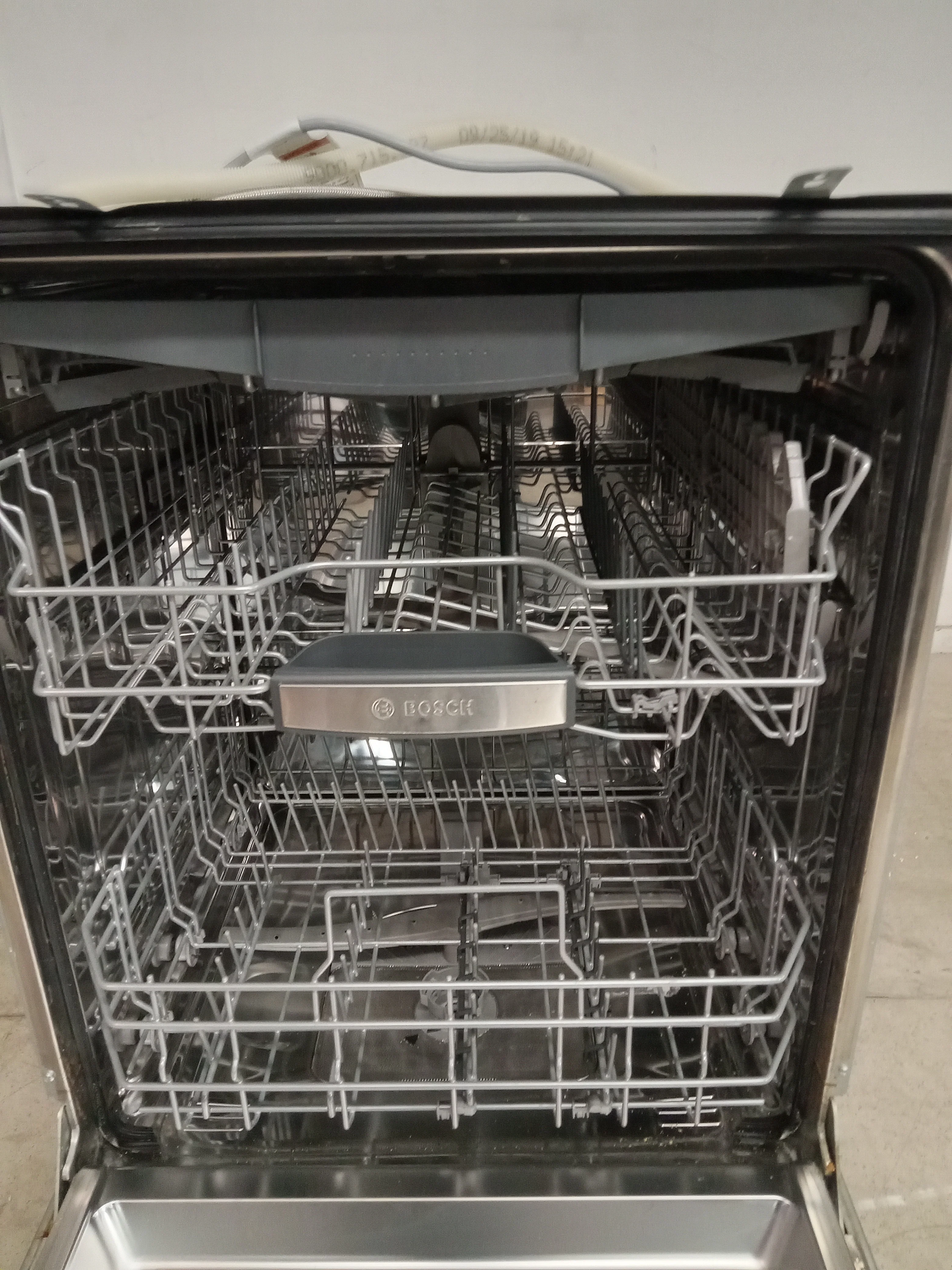 23.25"W Bosch Dishwasher - Image 3