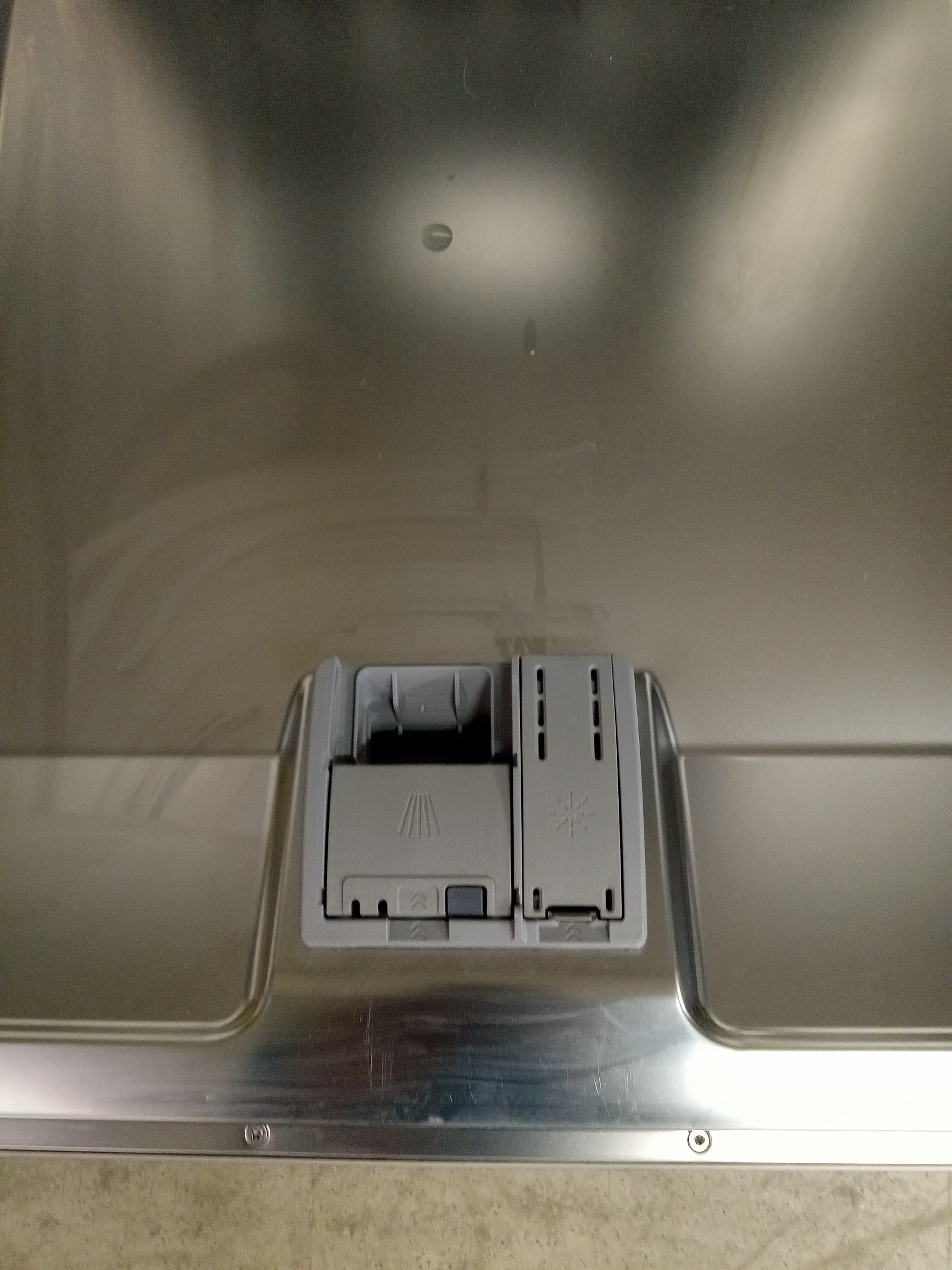 23.25"W Bosch Dishwasher - Image 4