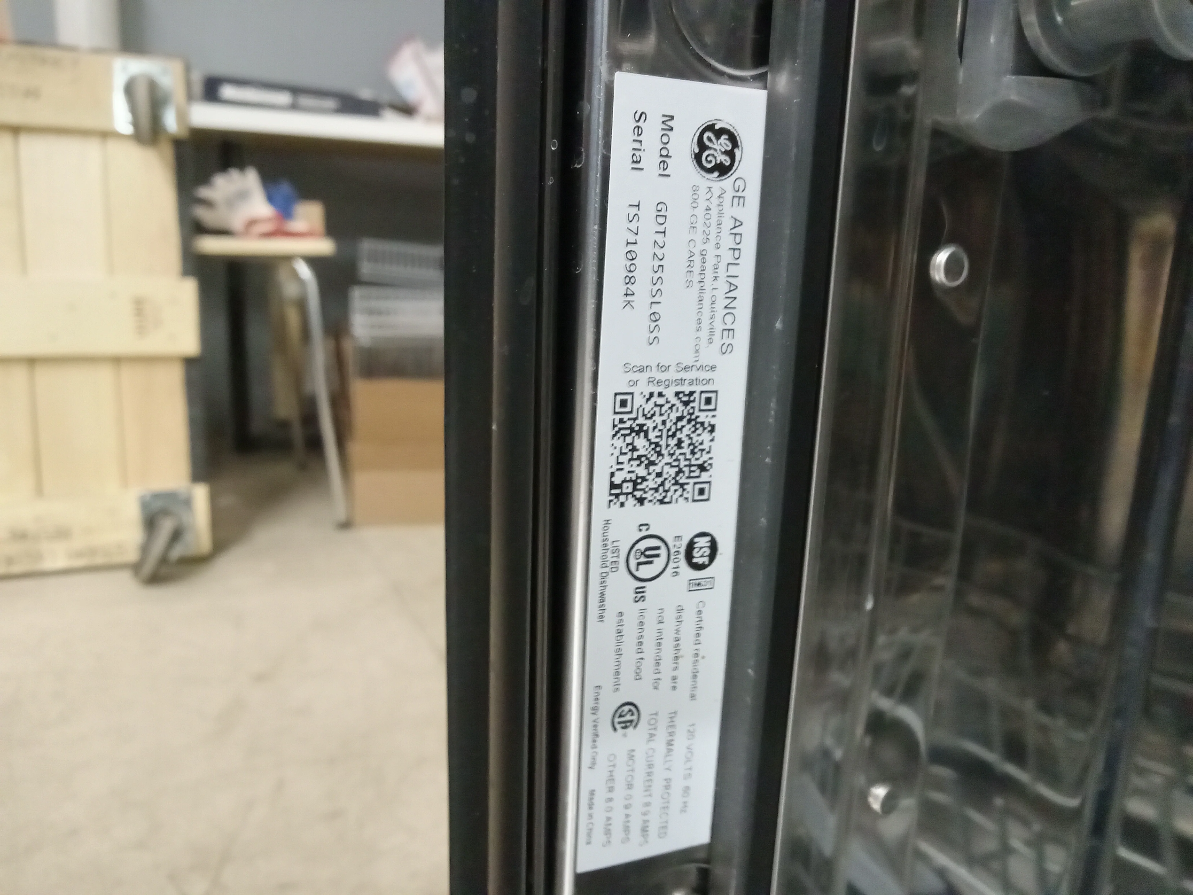 23.25"W General Electric Stainless Steel Dishwasher - Image 4