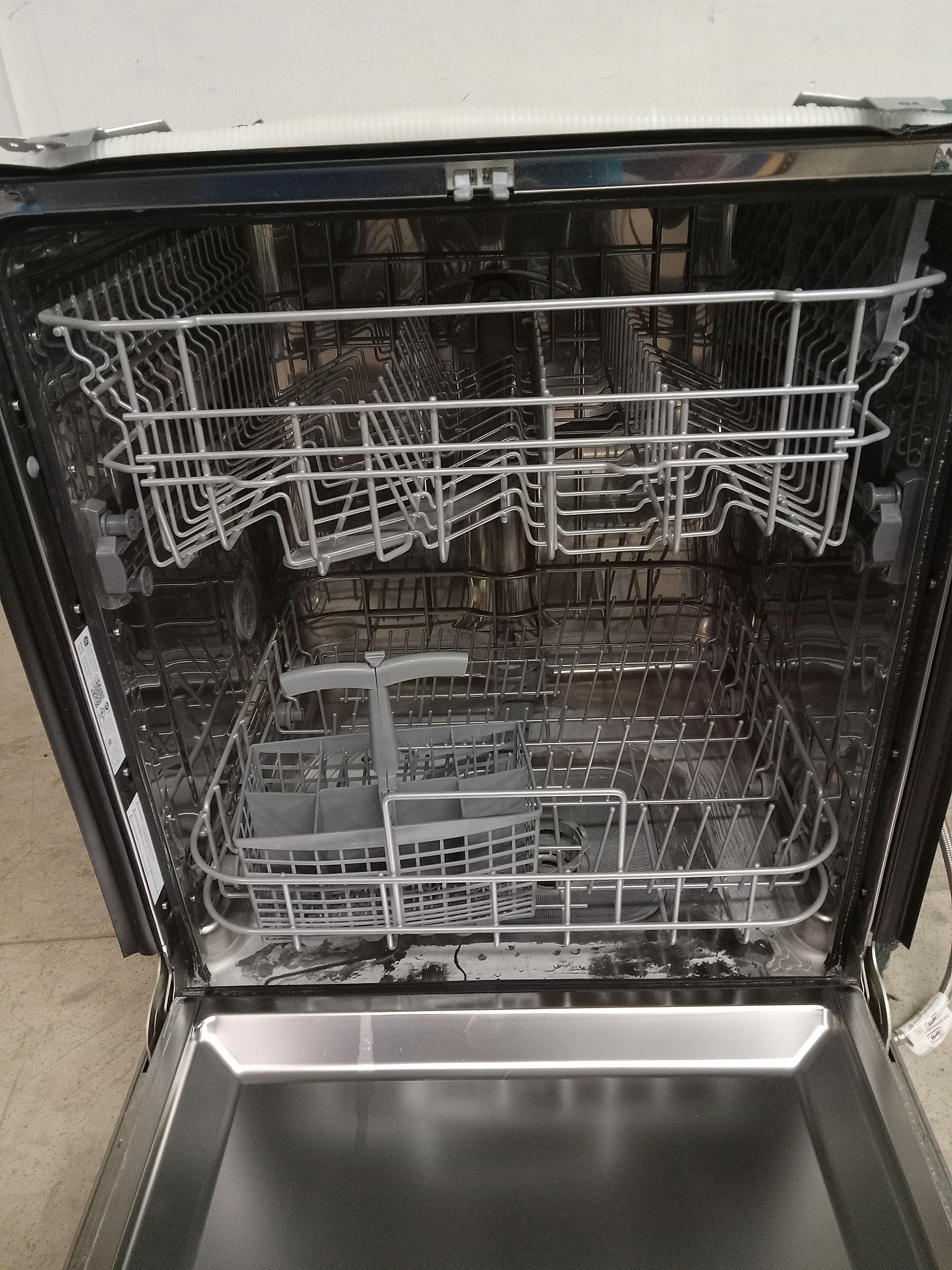 23.25"W General Electric Stainless Steel Dishwasher - Image 5