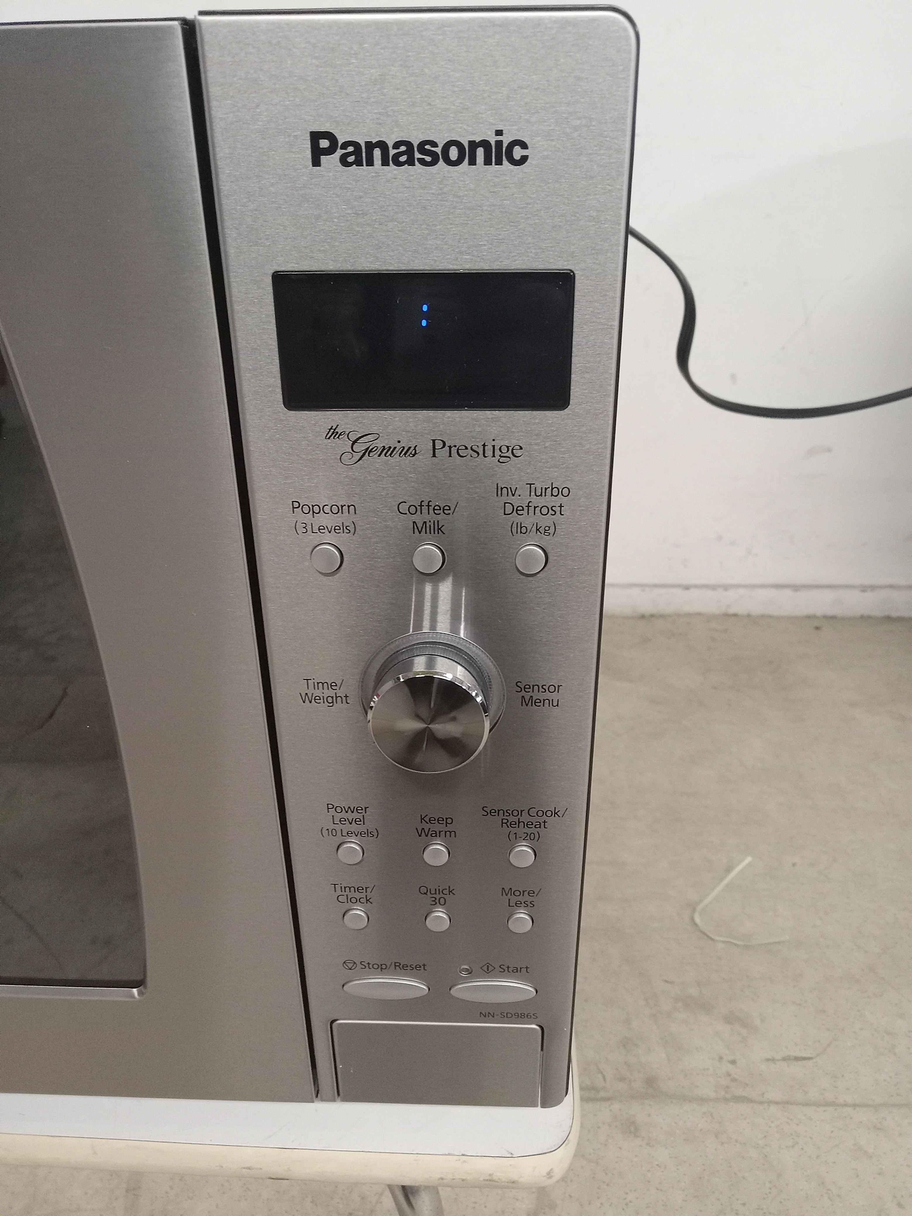 23" Panasonic Microwave Oven - Image 3