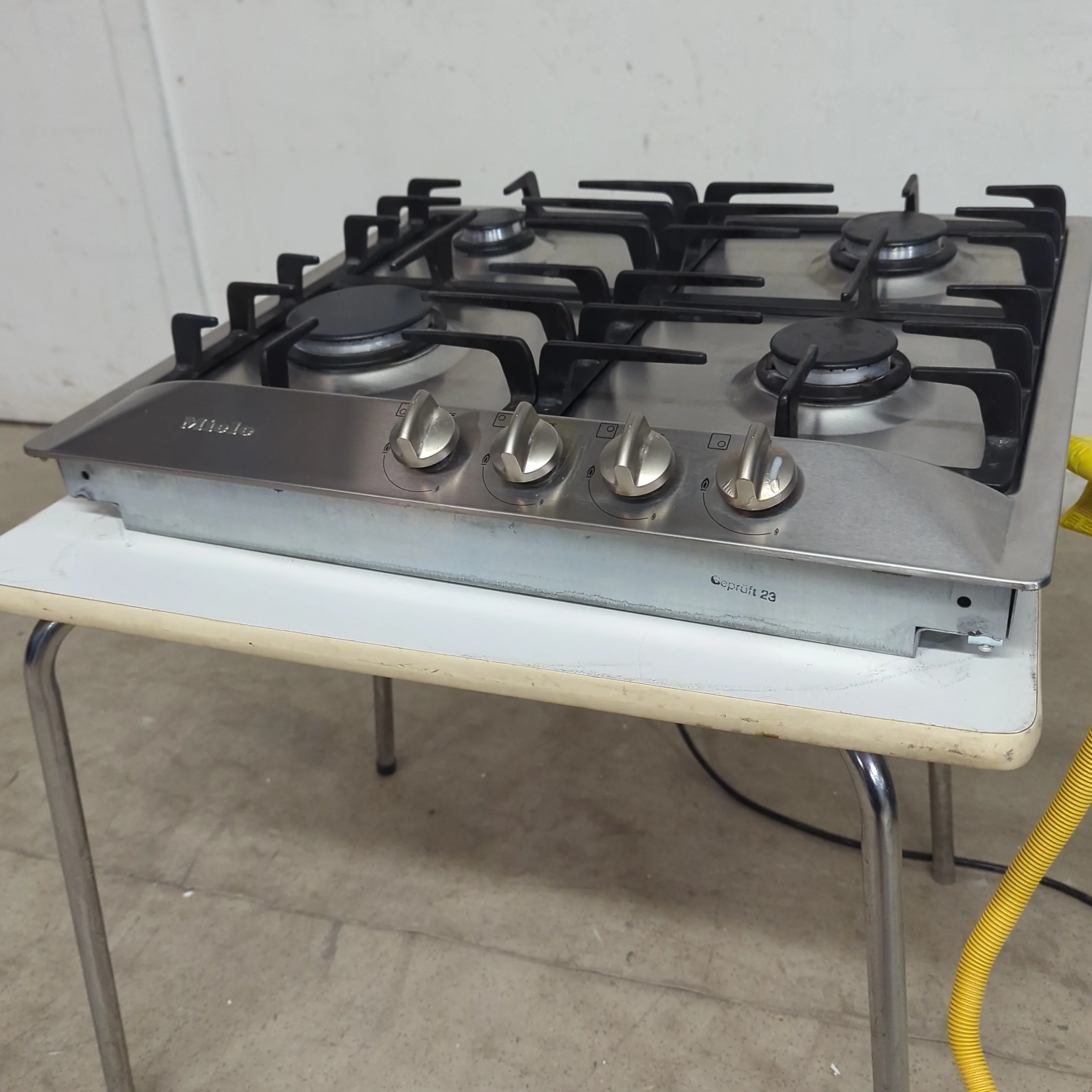 23"W Miele Gas Cooktop - Image 4