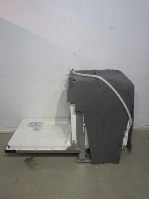 24" General Electric Stainless Steel Dishwasher - Image 4