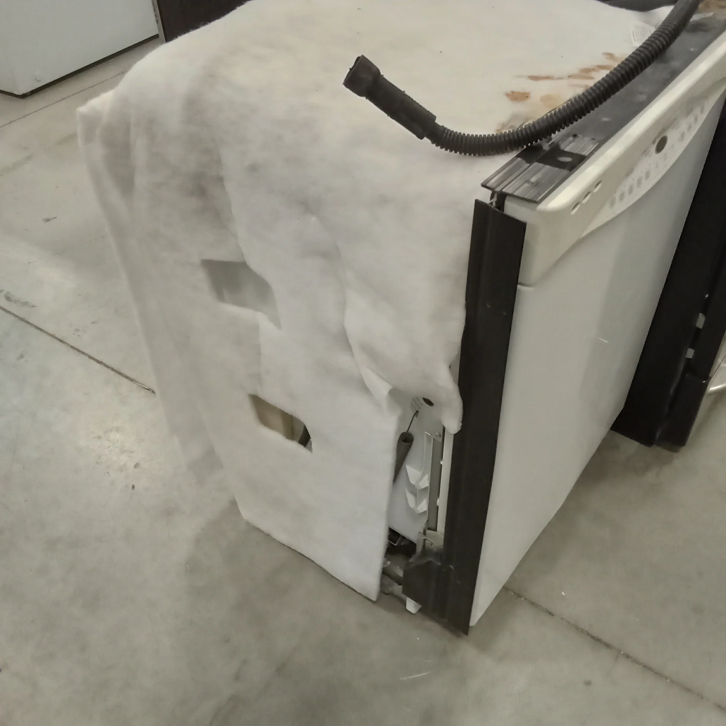 24"W White Dishwasher - Image 4