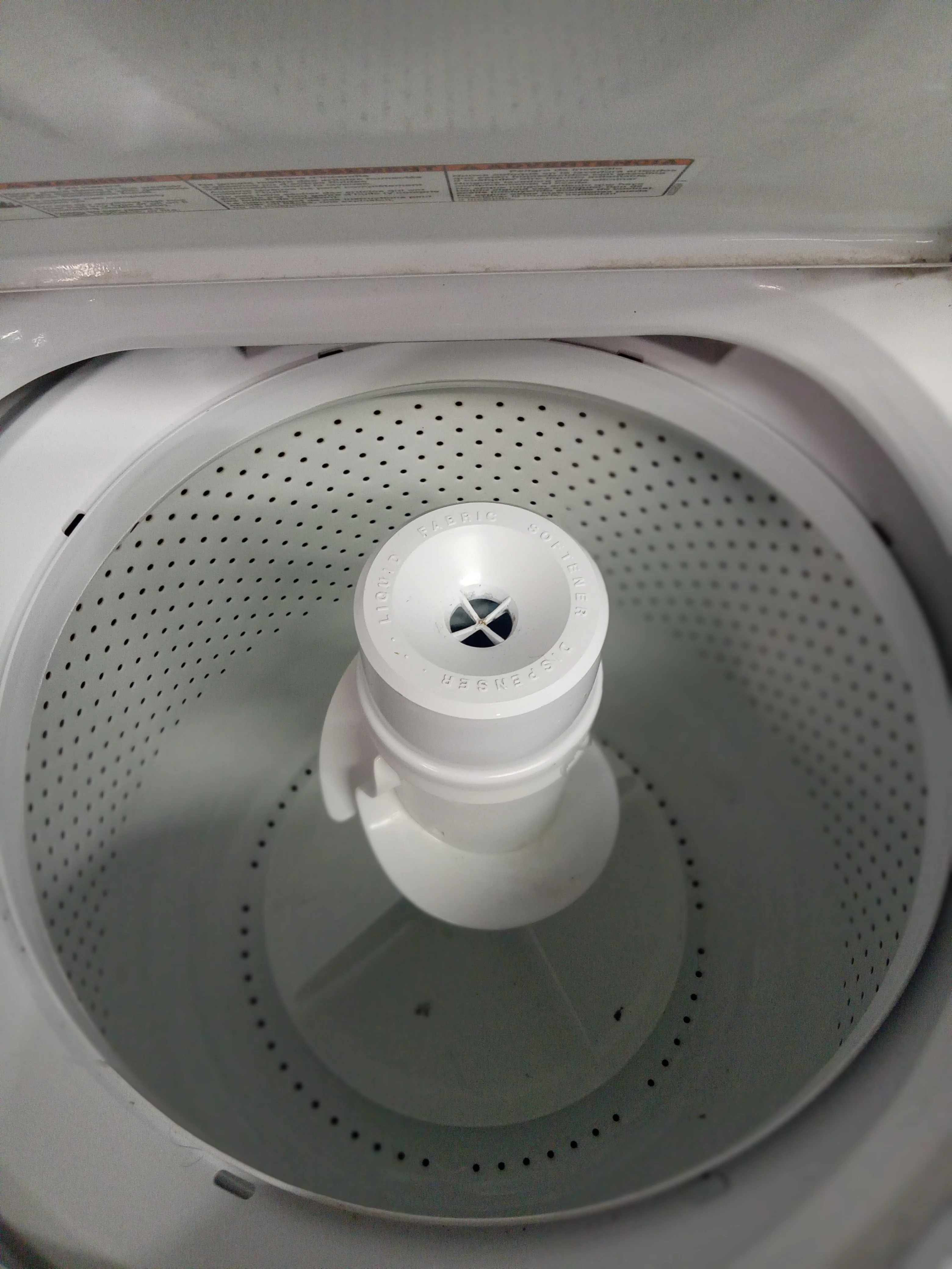 27.5" W Whirlpool Washer and Dryer Combo - Image 4