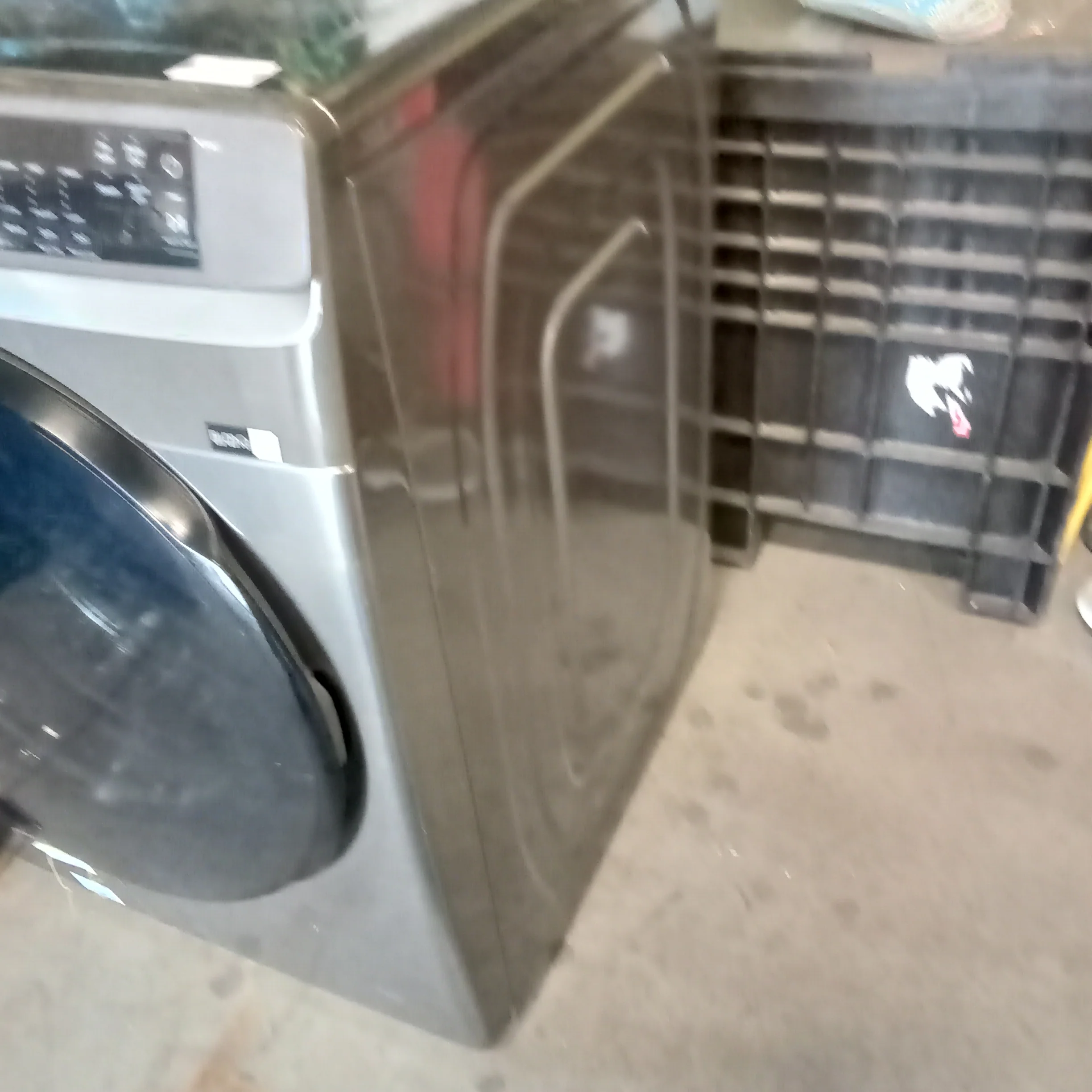 27"W Front Load High Efficiency Washing Machine - Image 4