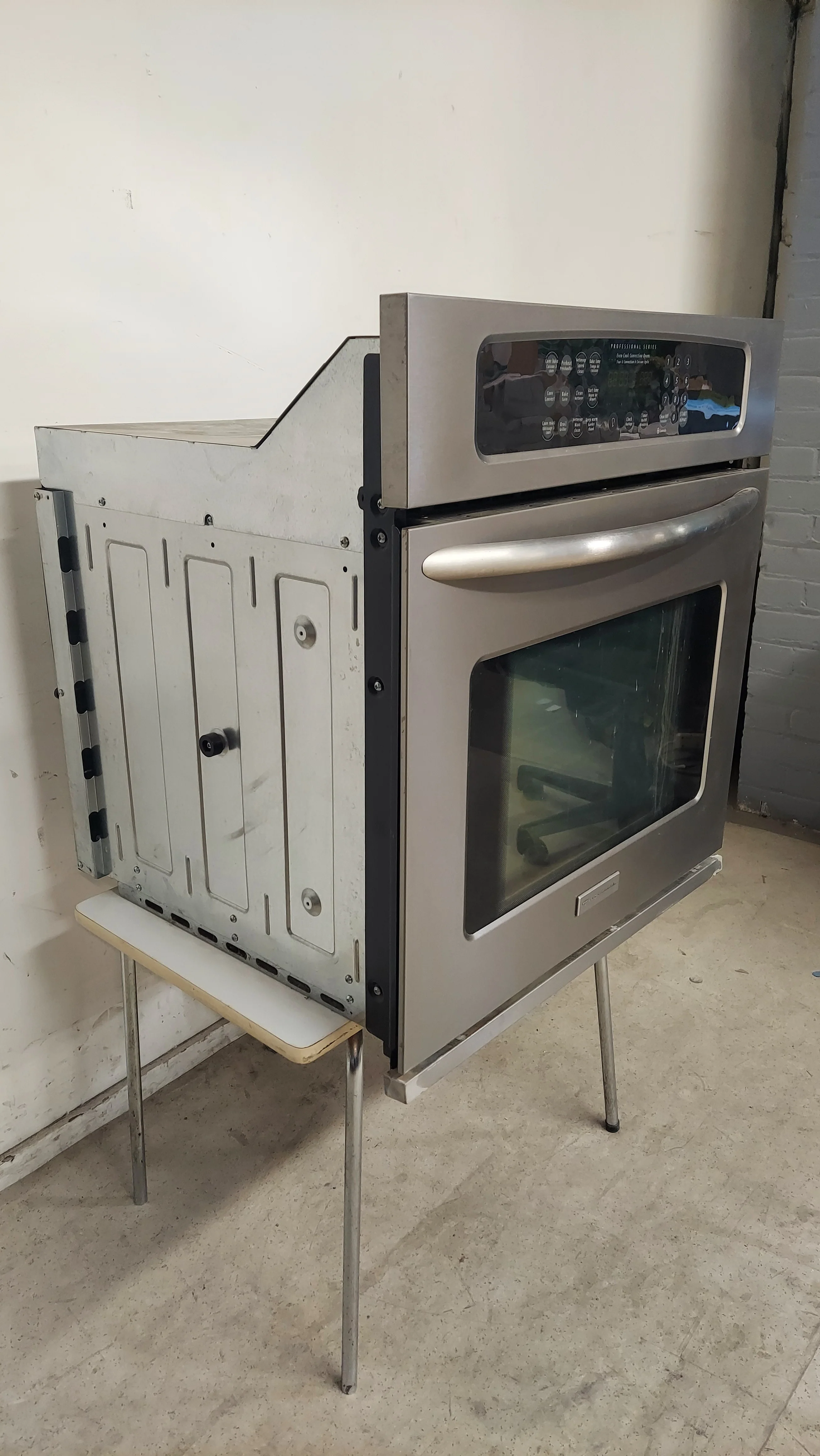 28.5" Frigidaire Wall Oven Professional Series - Image 3
