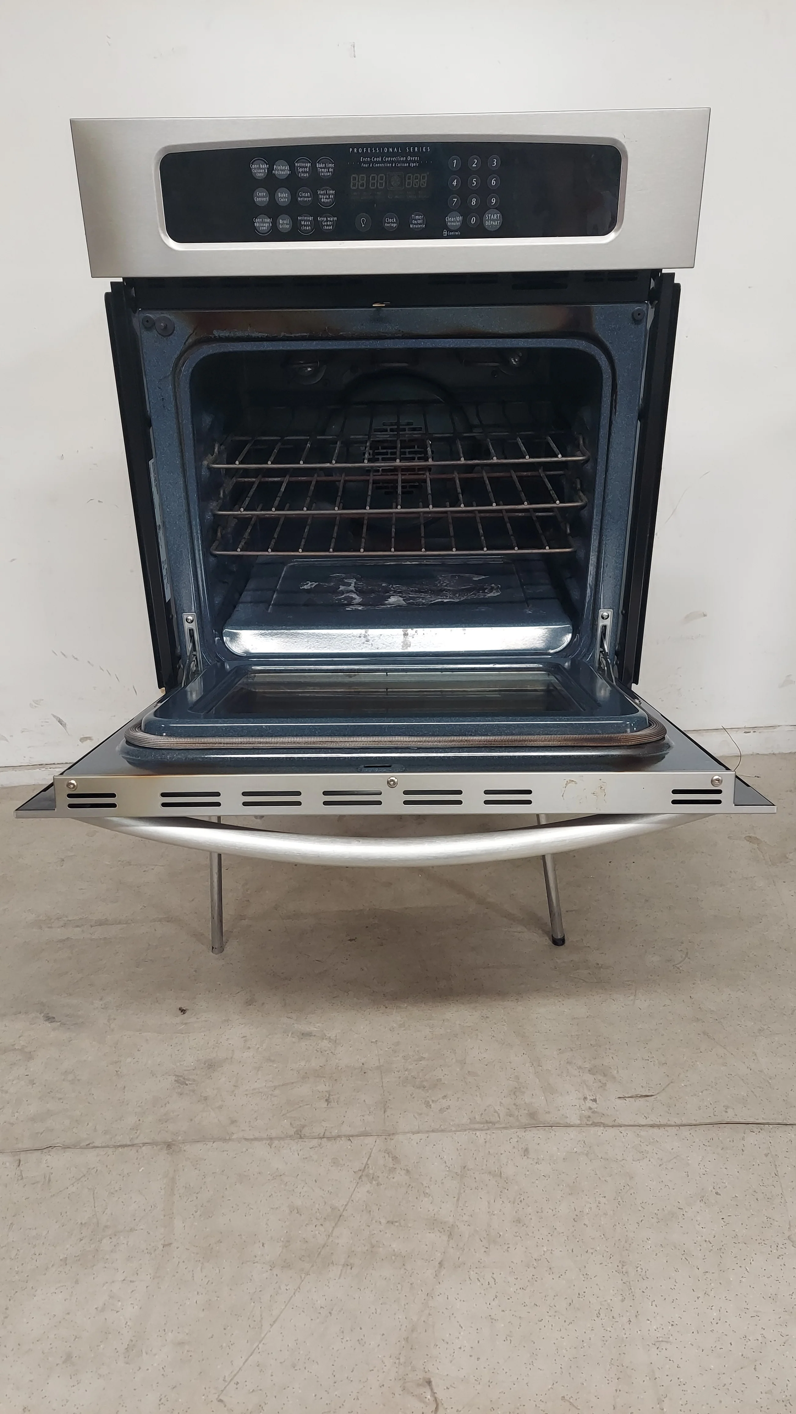 28.5" Frigidaire Wall Oven Professional Series - Image 5