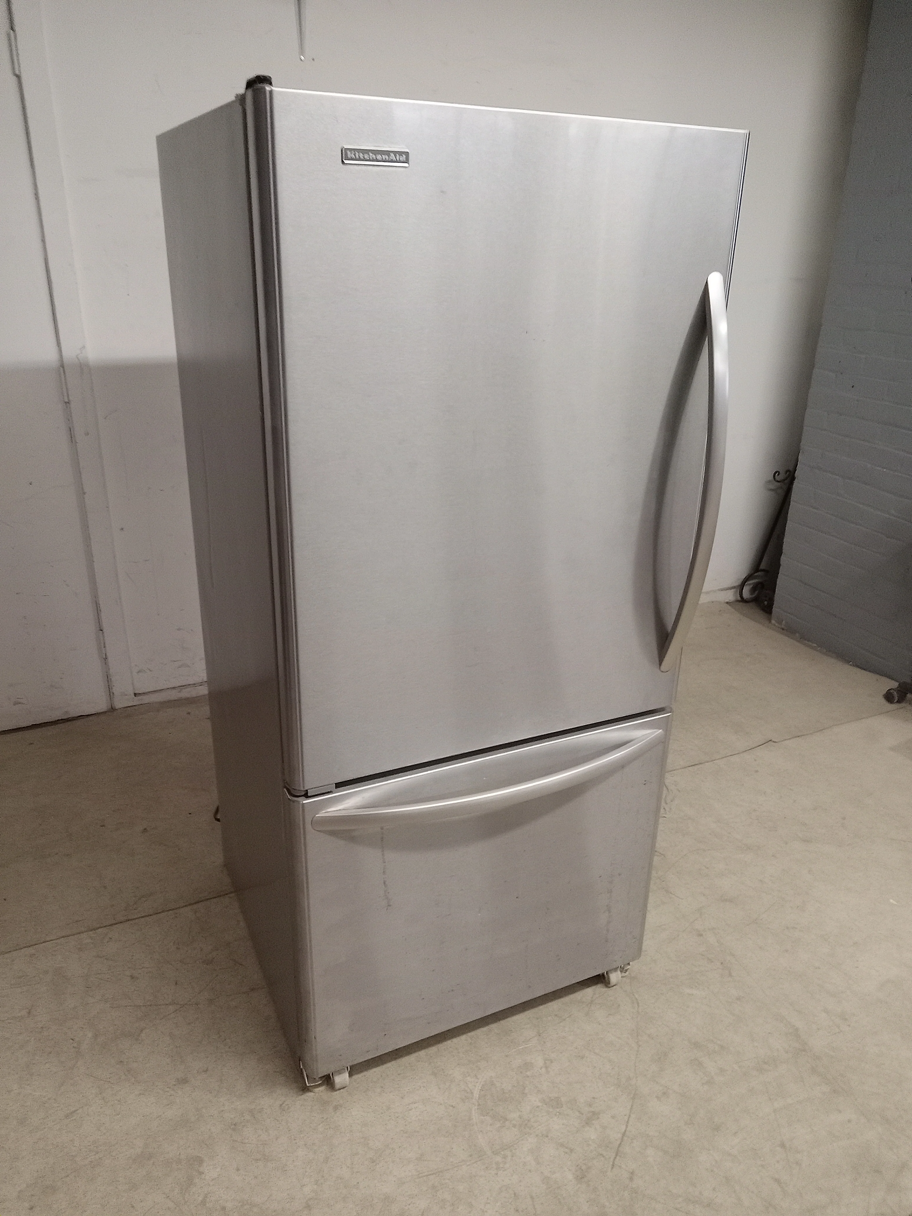 29.5"W Stainless Steel Kitchen Aid Refrigerator - Image 9