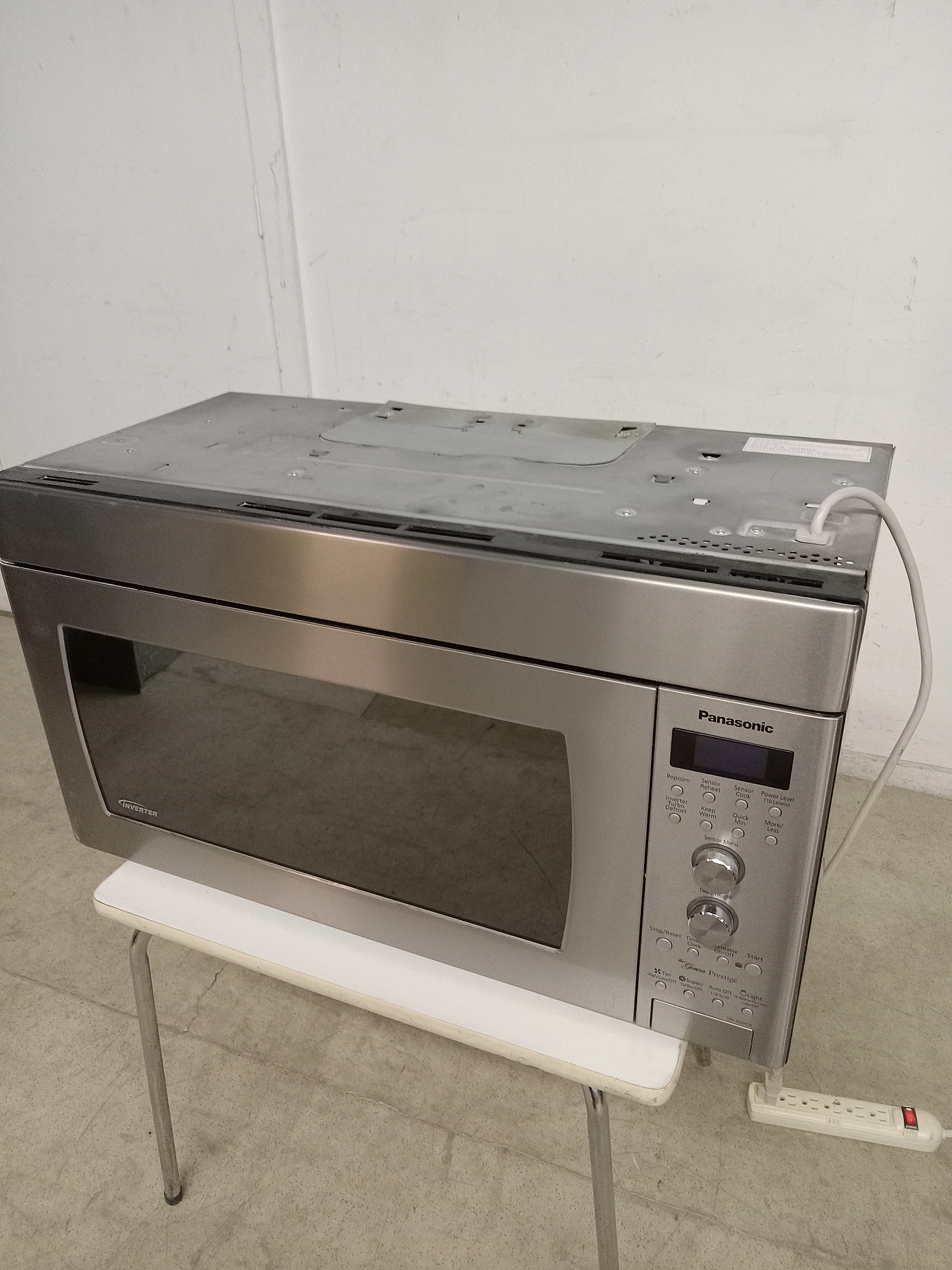 29.87"W Panasonic Over The Range Microwave Oven - Image 6