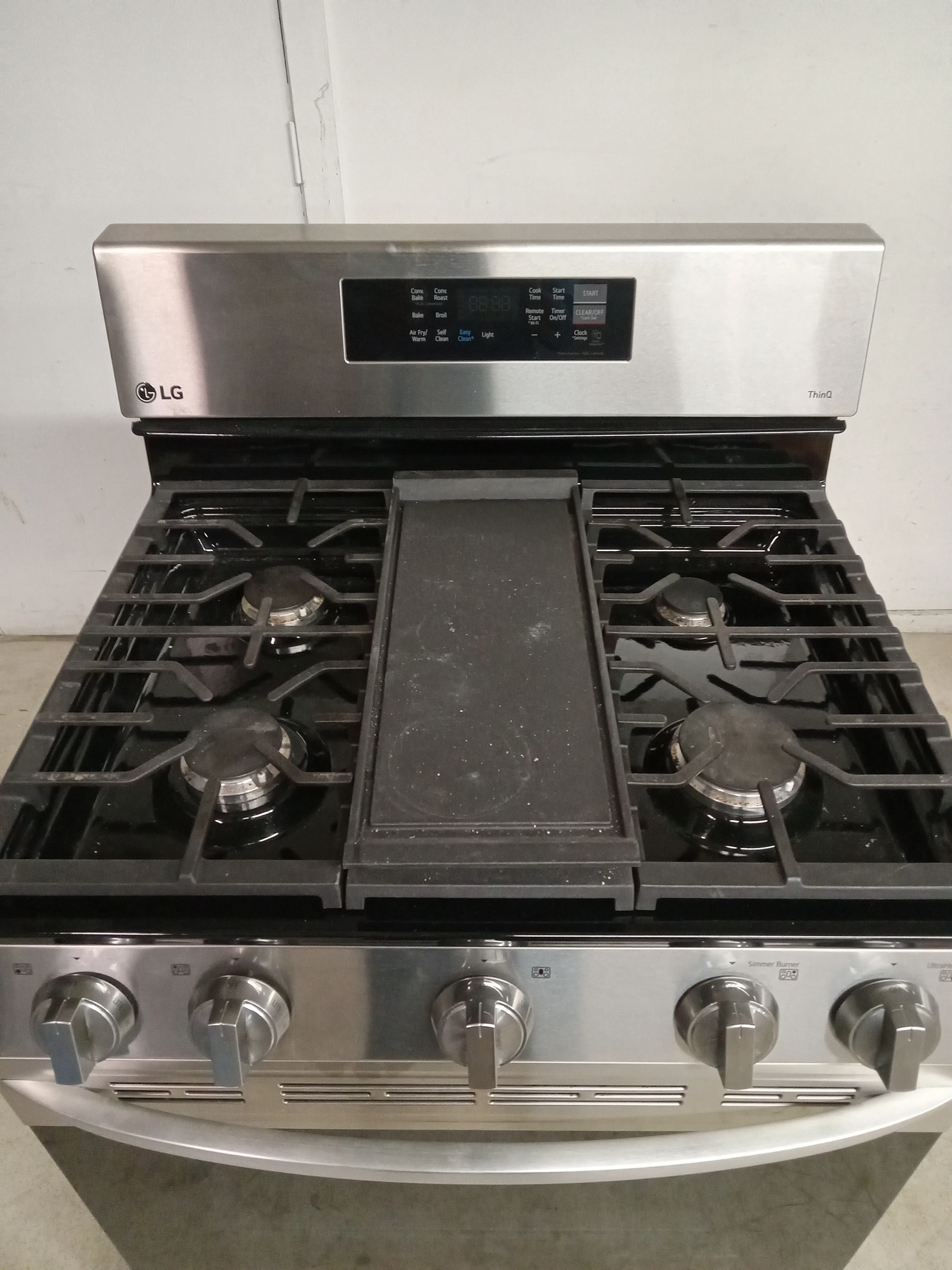 29" LG  Stainless Steel Gas Stove - Image 4