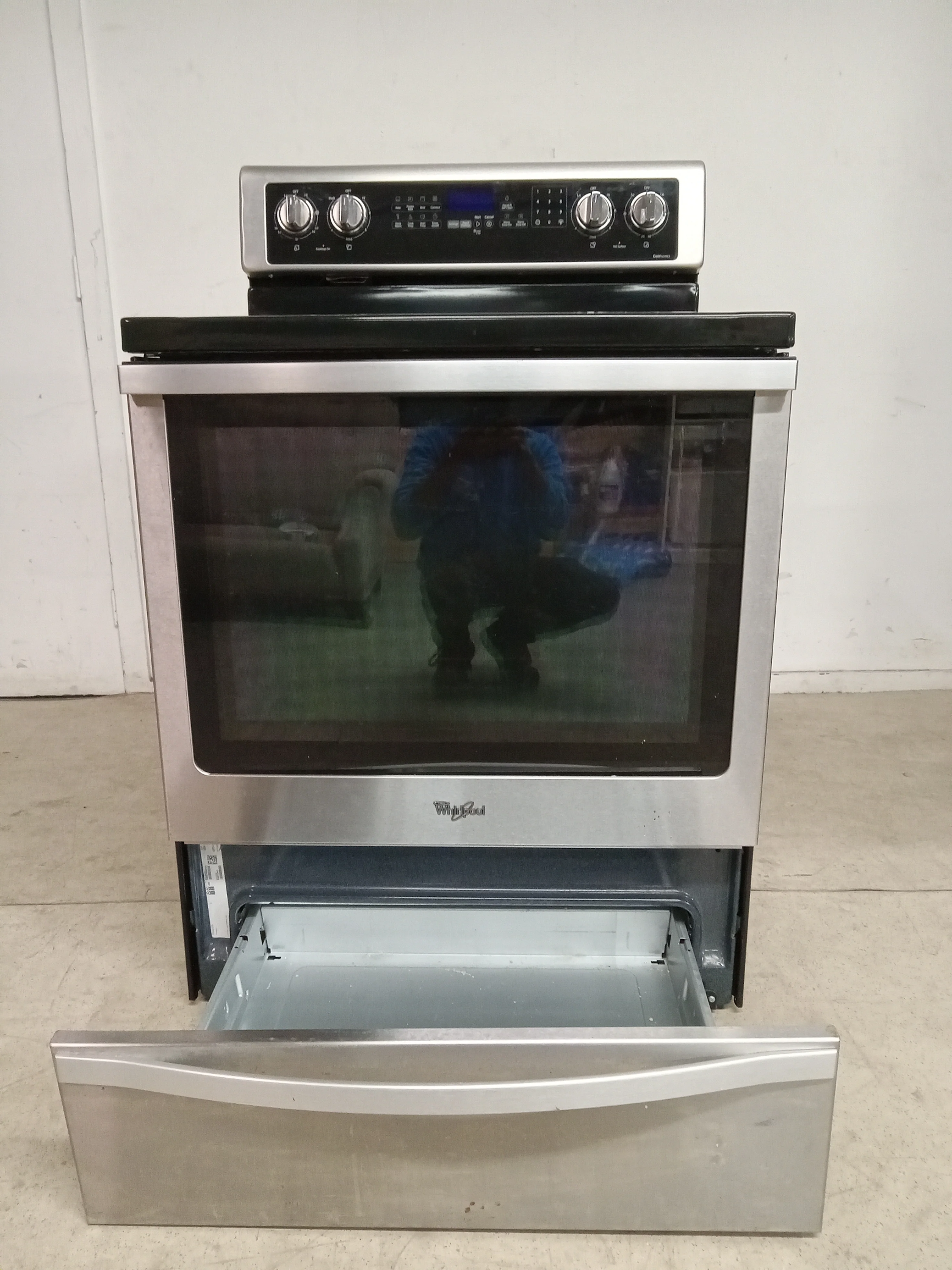 30" Whirlpool Electric Stove - Image 2