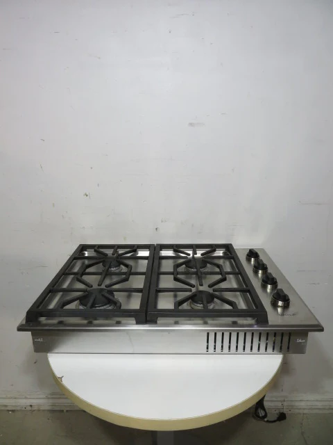 30" Wolf Stainless Steel Gas Cooktop