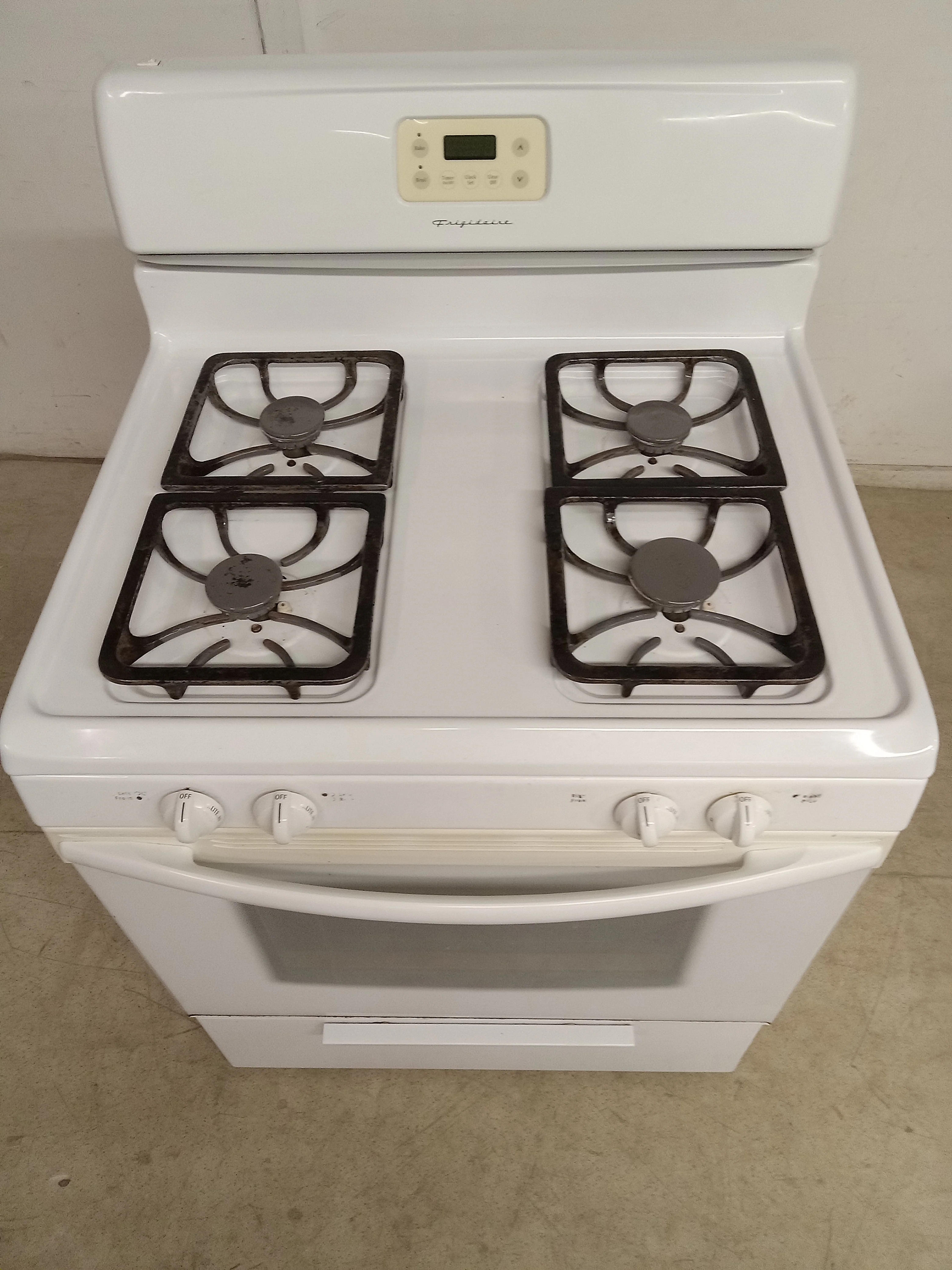 30"W Frigidaire Gas Stove - Image 3
