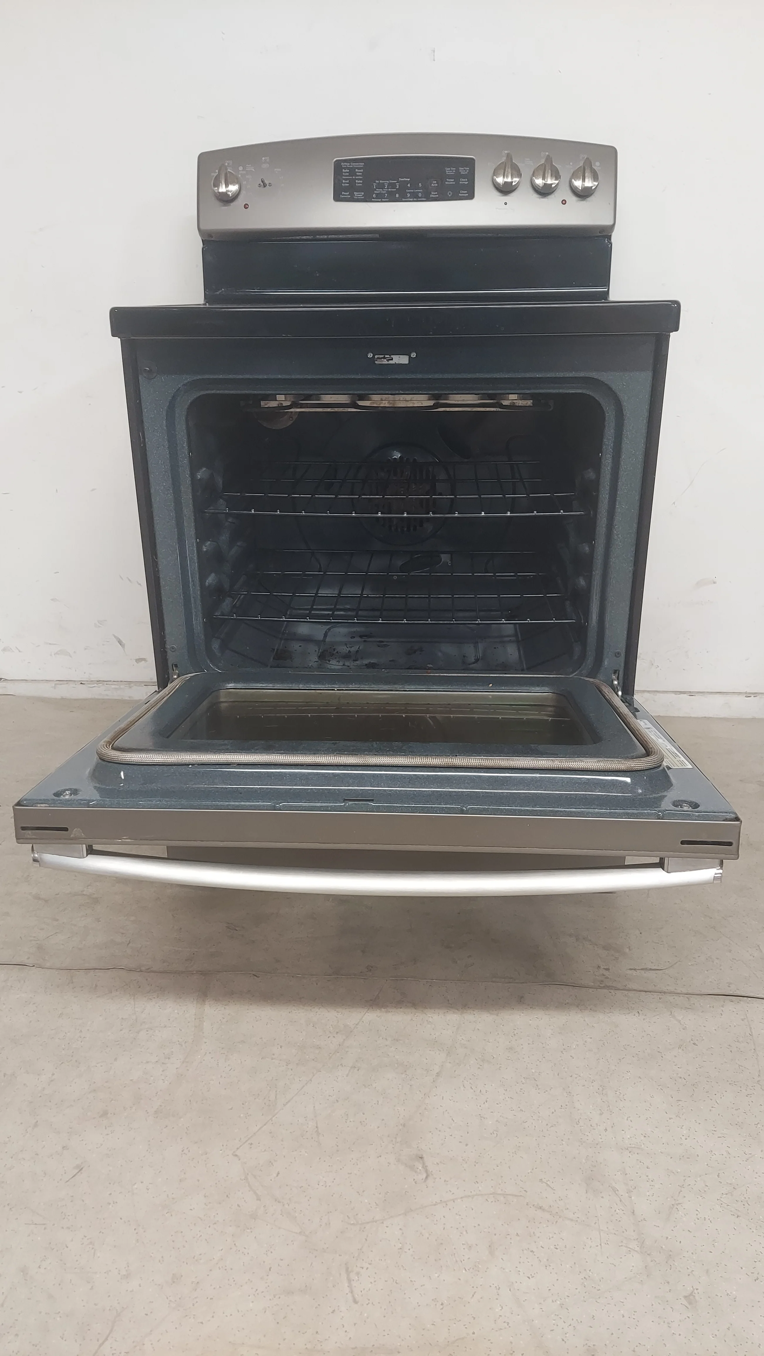30"W GE Electric Stove - Image 7