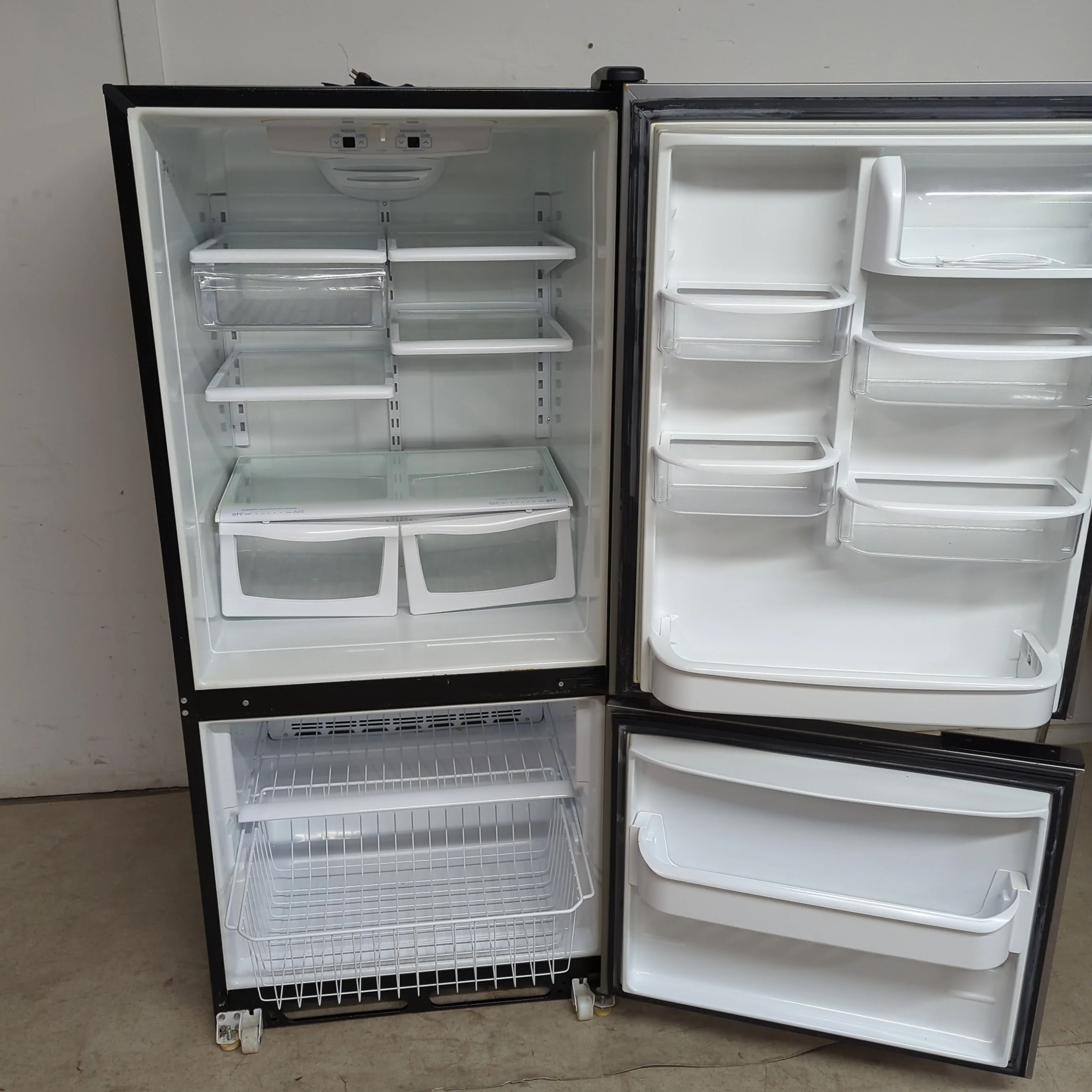 30"W Kenmore Fridge - Image 2