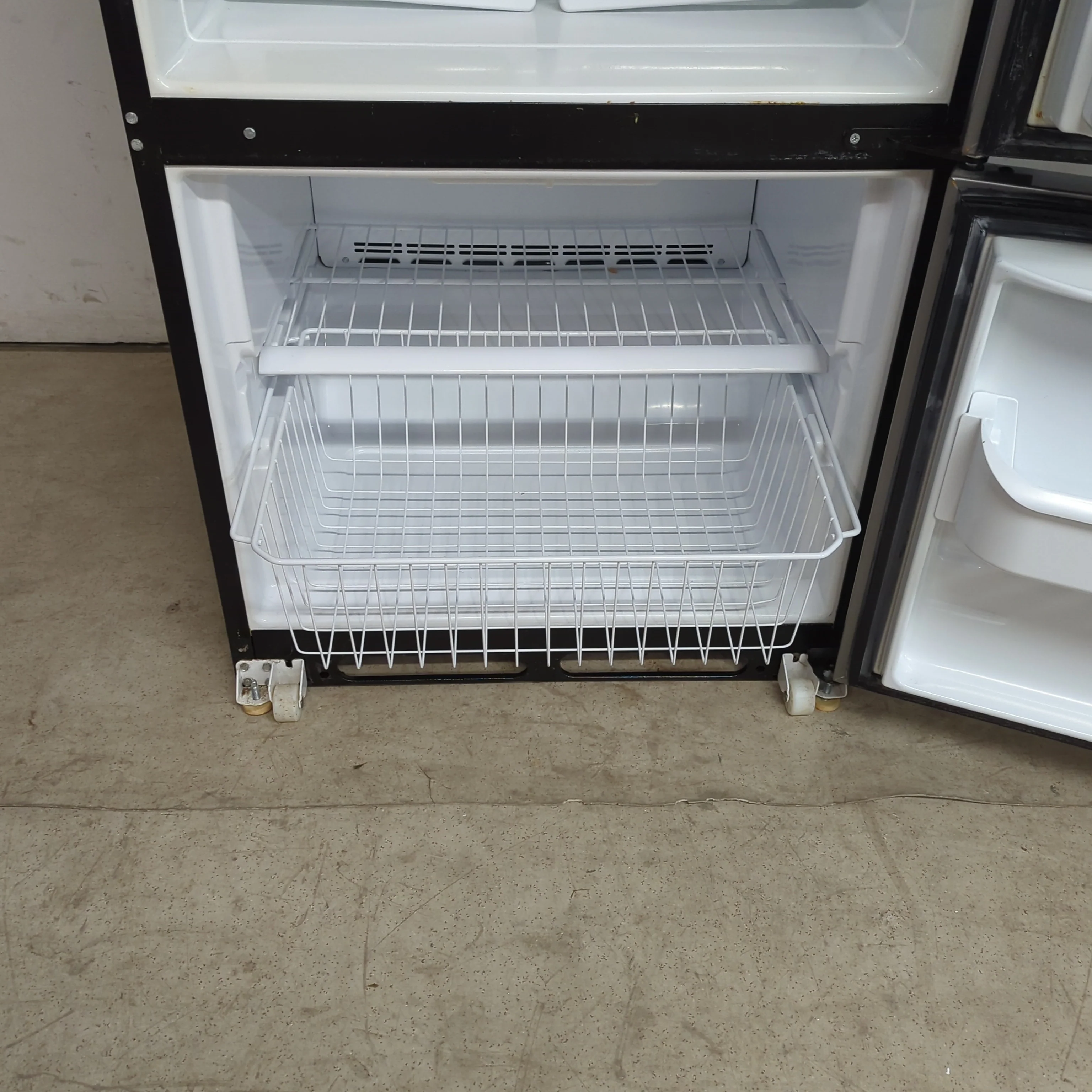 30"W Kenmore Fridge - Image 5
