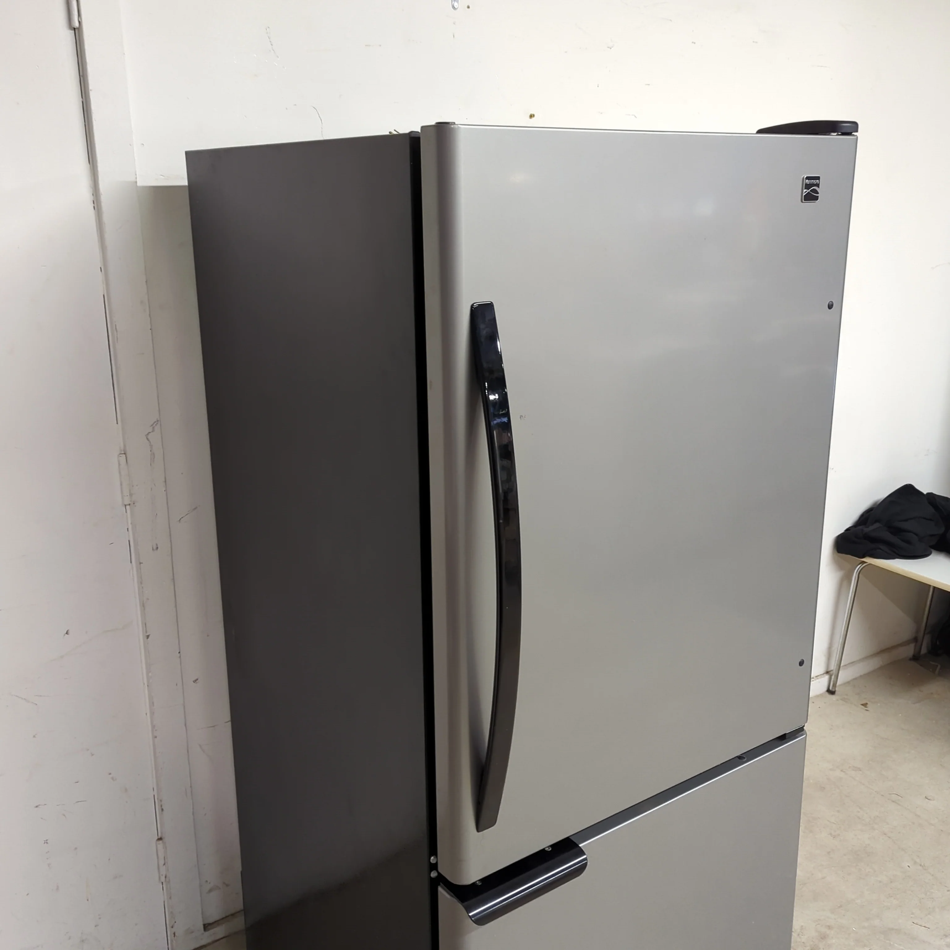 30"W Kenmore Fridge - Image 7