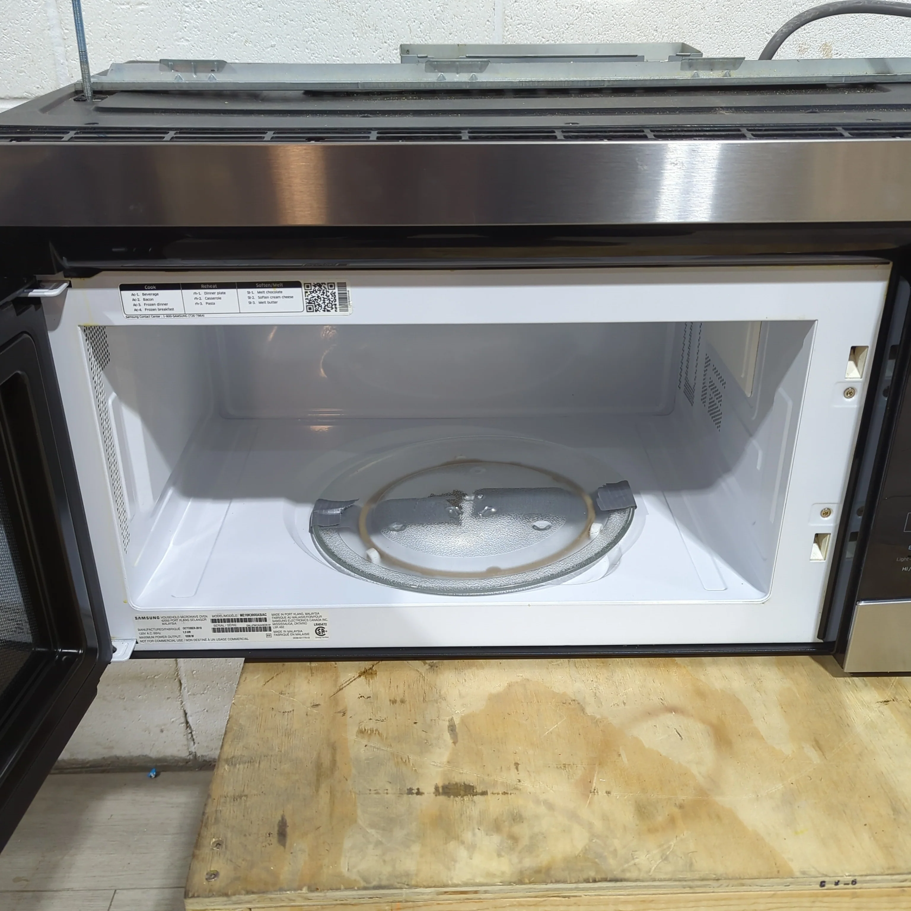 30"W Stainless Steel Over the Range Microwave - Image 4