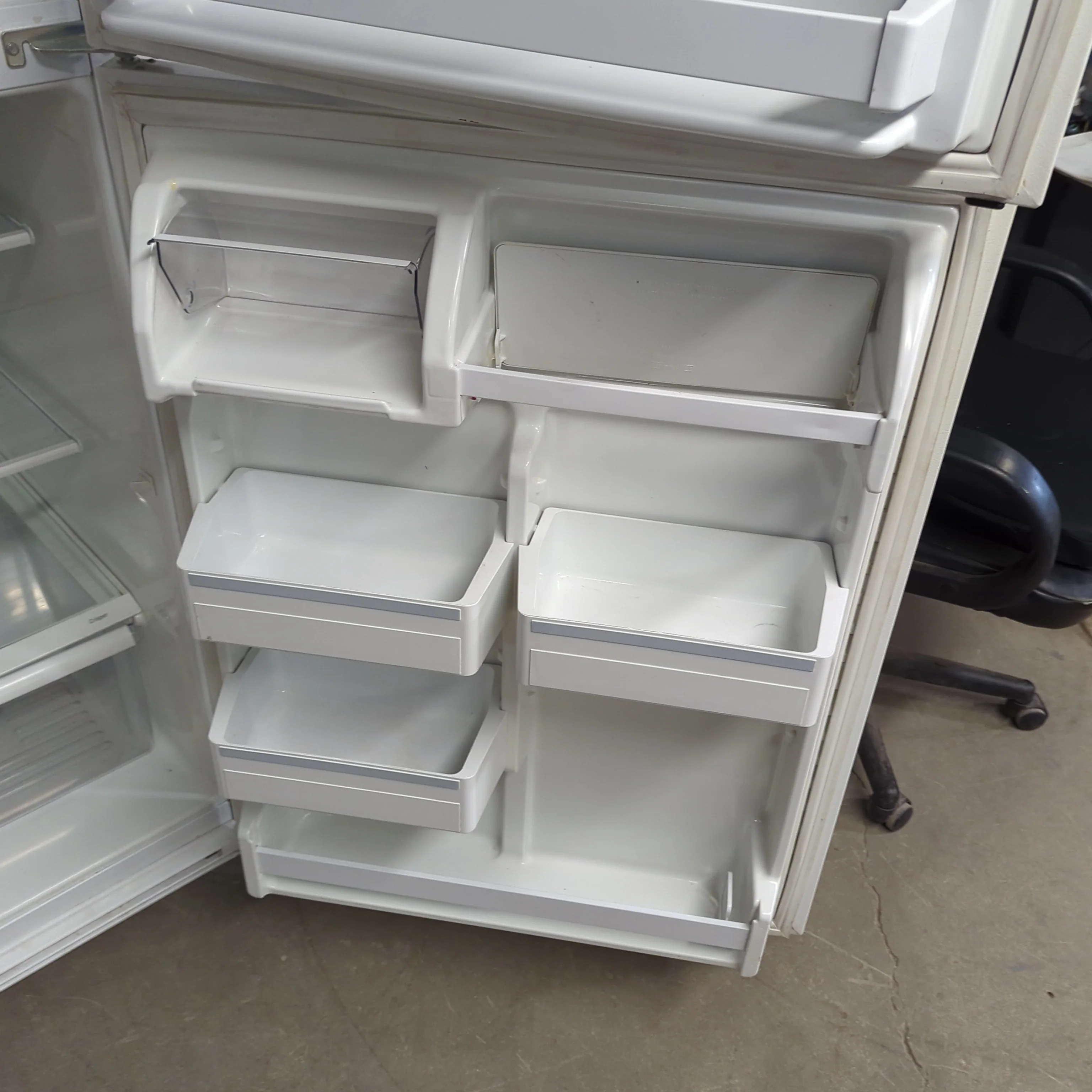 30"W White Kenmore Fridge - Image 4