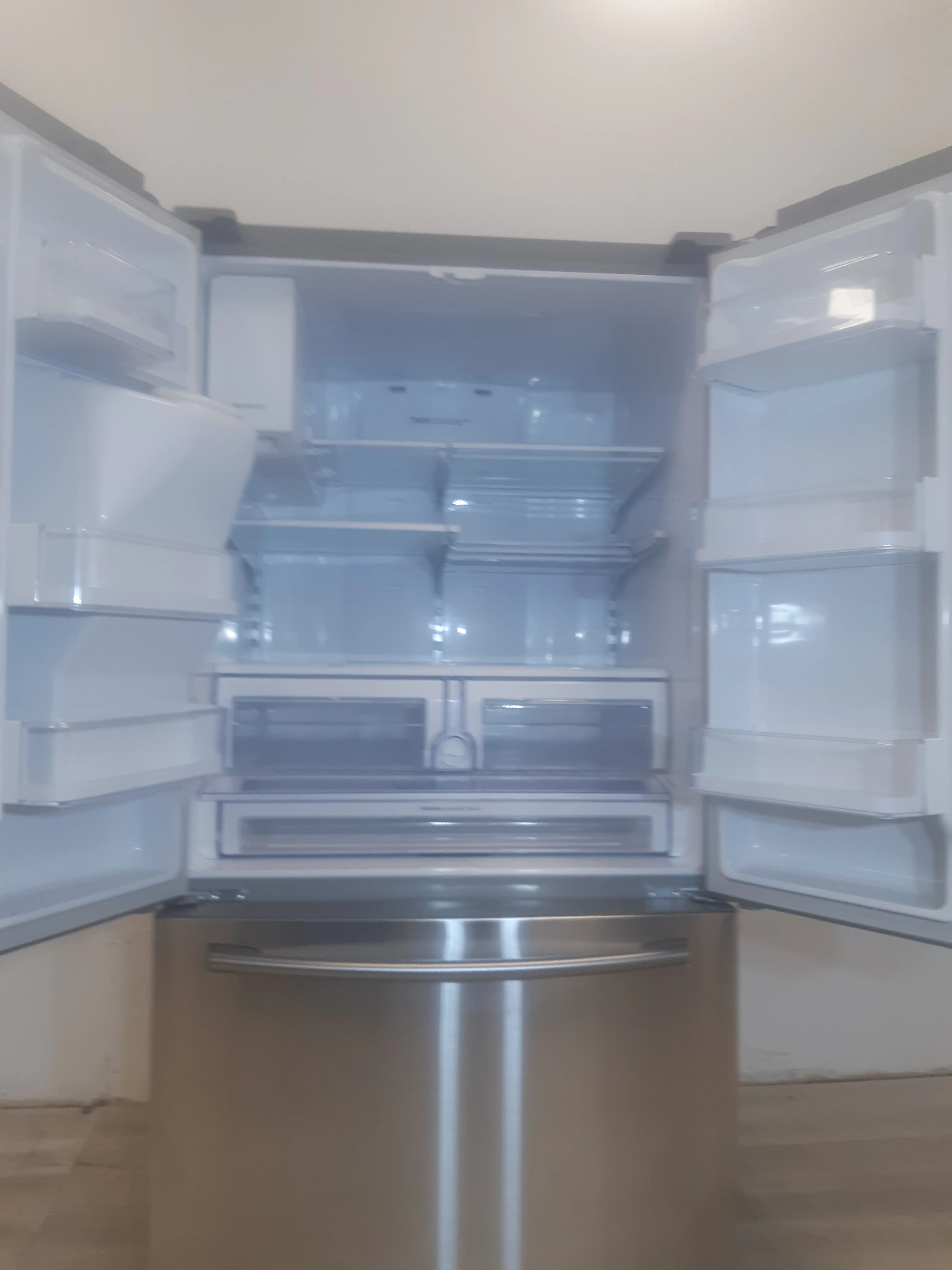 36" Samsung Stainless Stain Electric Refrigerator - Image 2