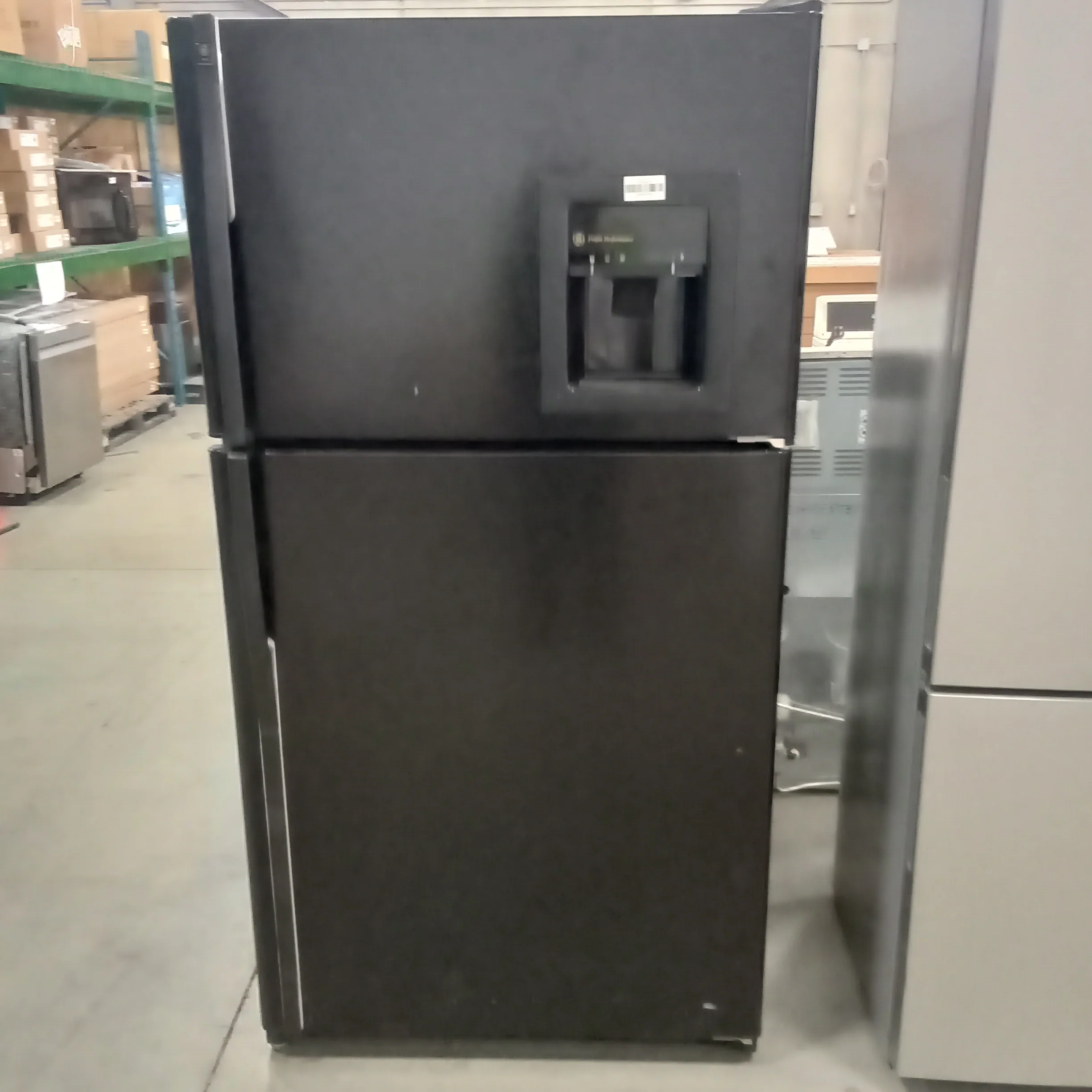 36"W Fridge Freezer with Water Dispenser in Black
