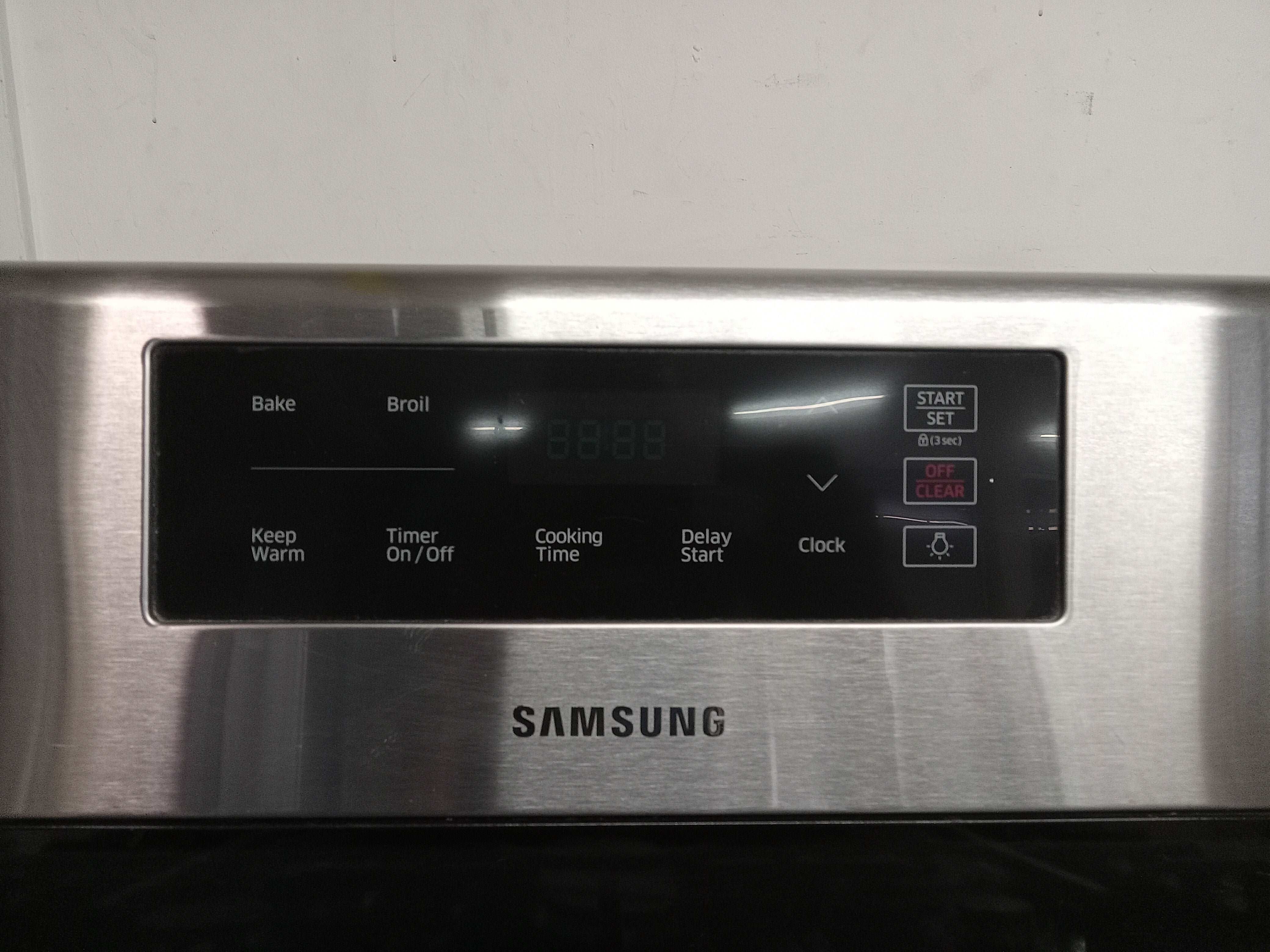 40"W Samsung Stainless Steel Gas Range - Image 5