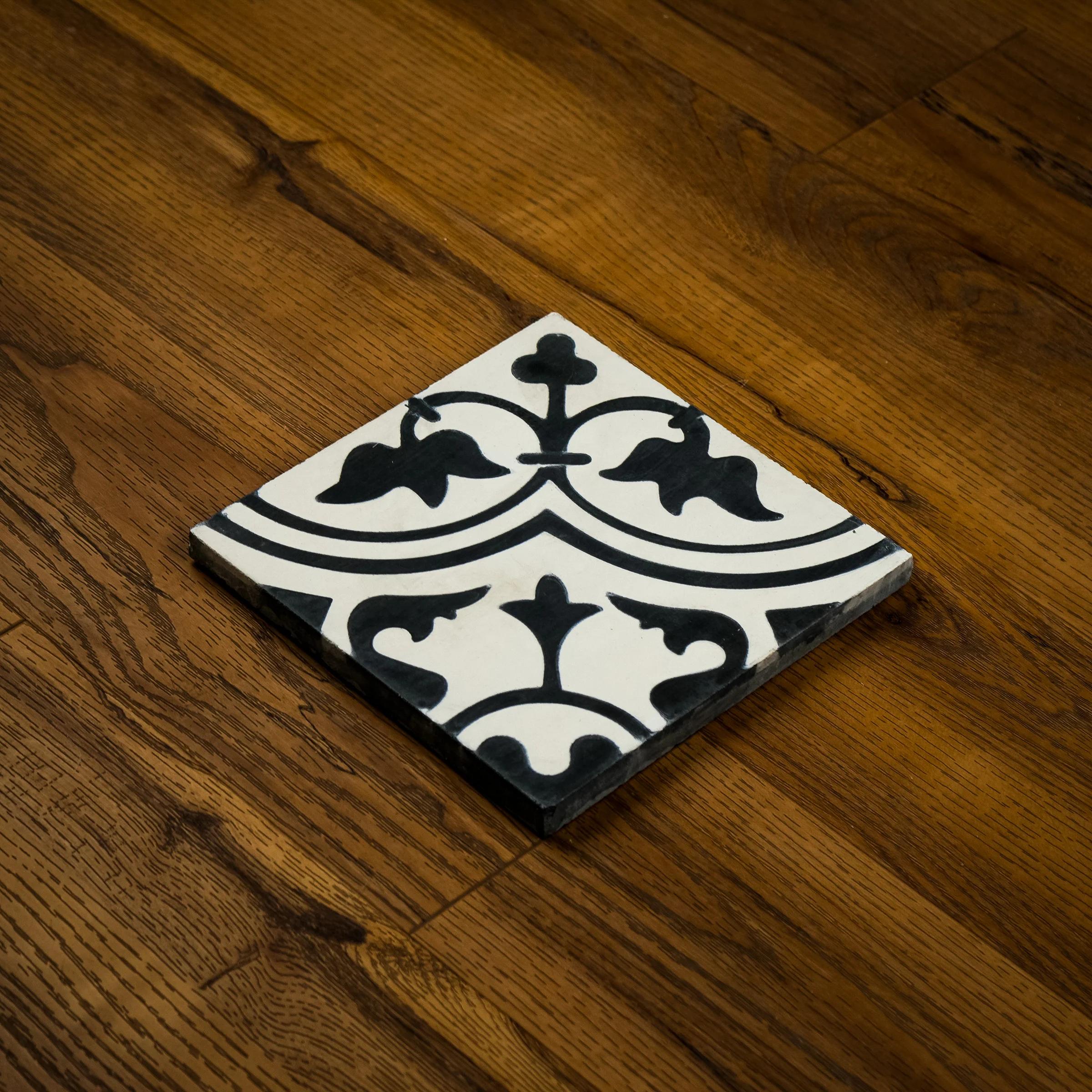 8" x 8" Patterned C-48 White/Black Stone Tiles  7 sq. ft. (16 per box) - Image 3