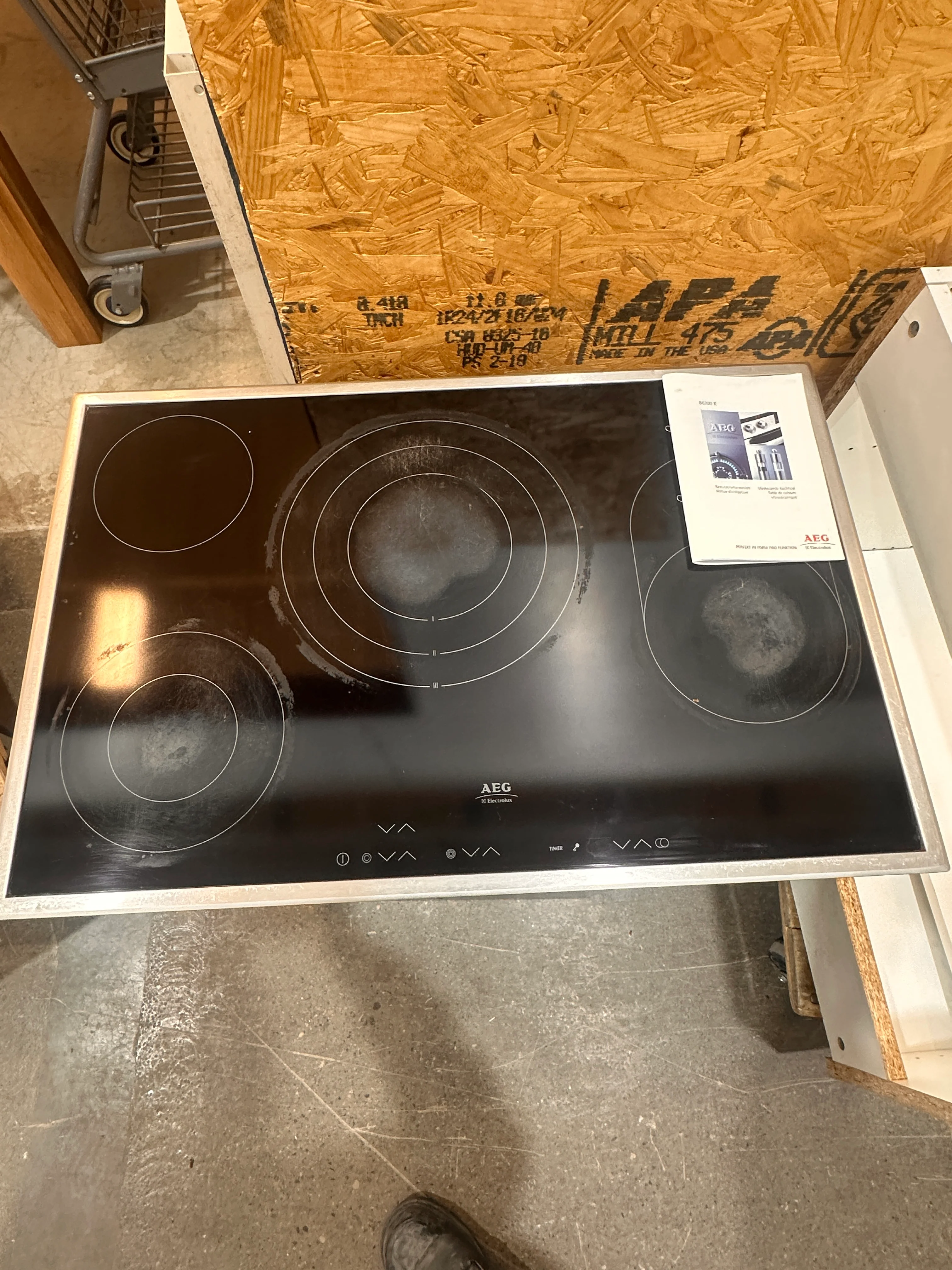 AEG electric cooktop - Image 2