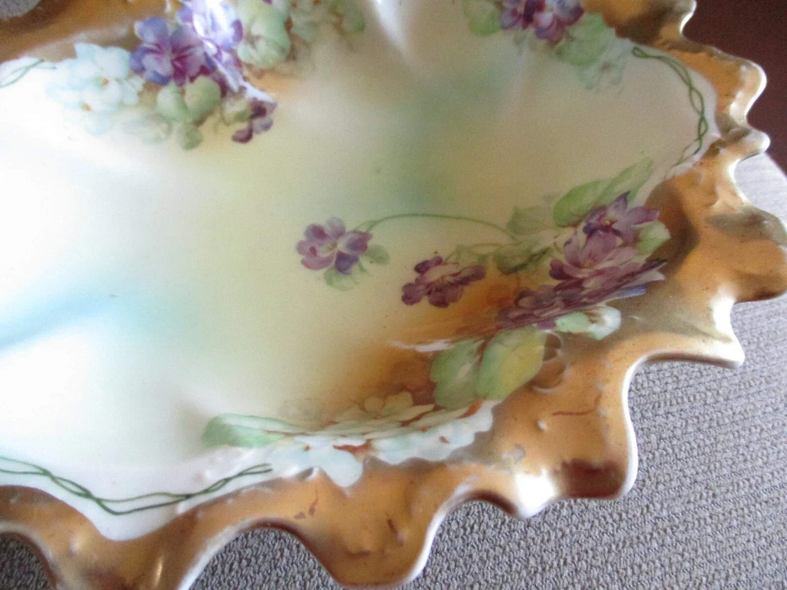 Antique Royal Vienna Gold Guilt Scalloped Hand Painted Violets Floral Bowl - Image 4