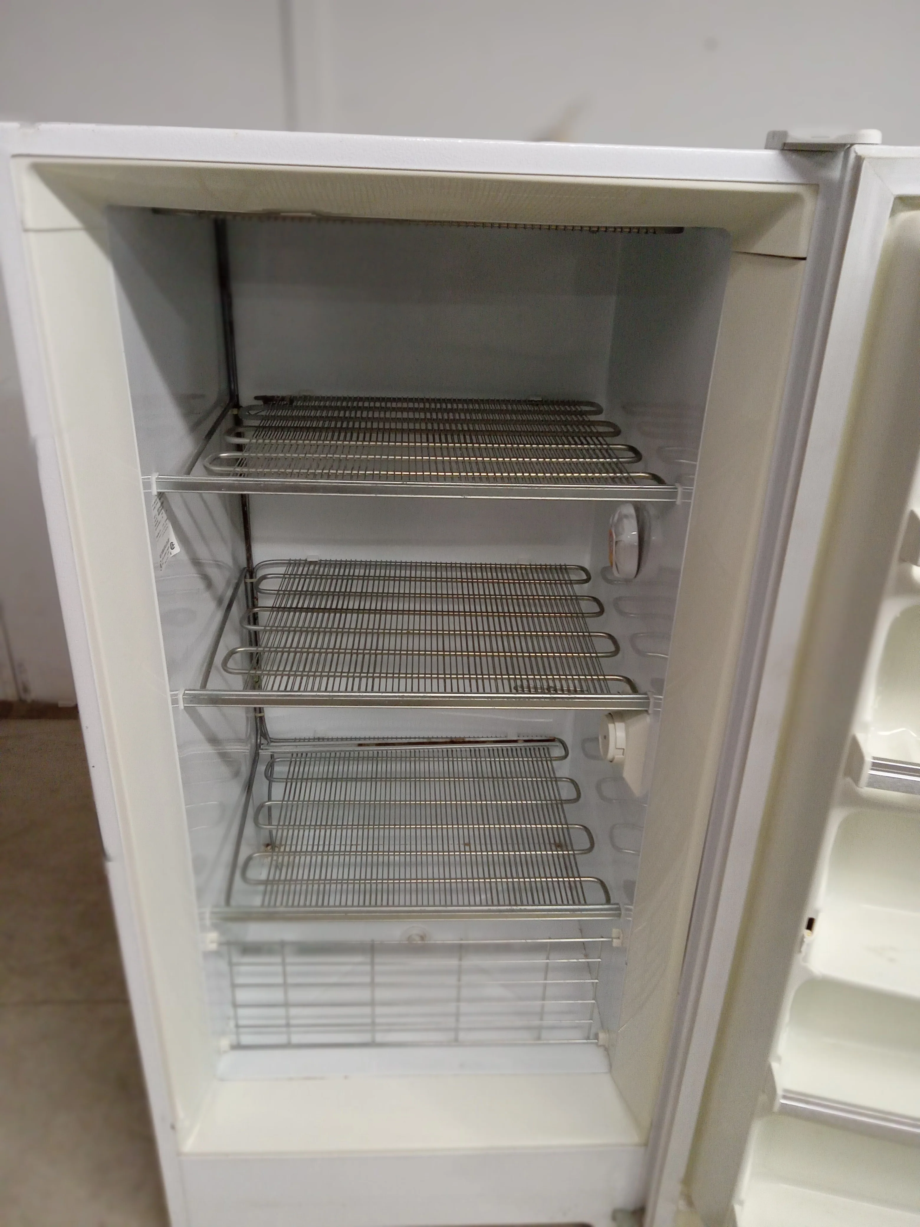 Beaumark White Upright Freezer - Image 3