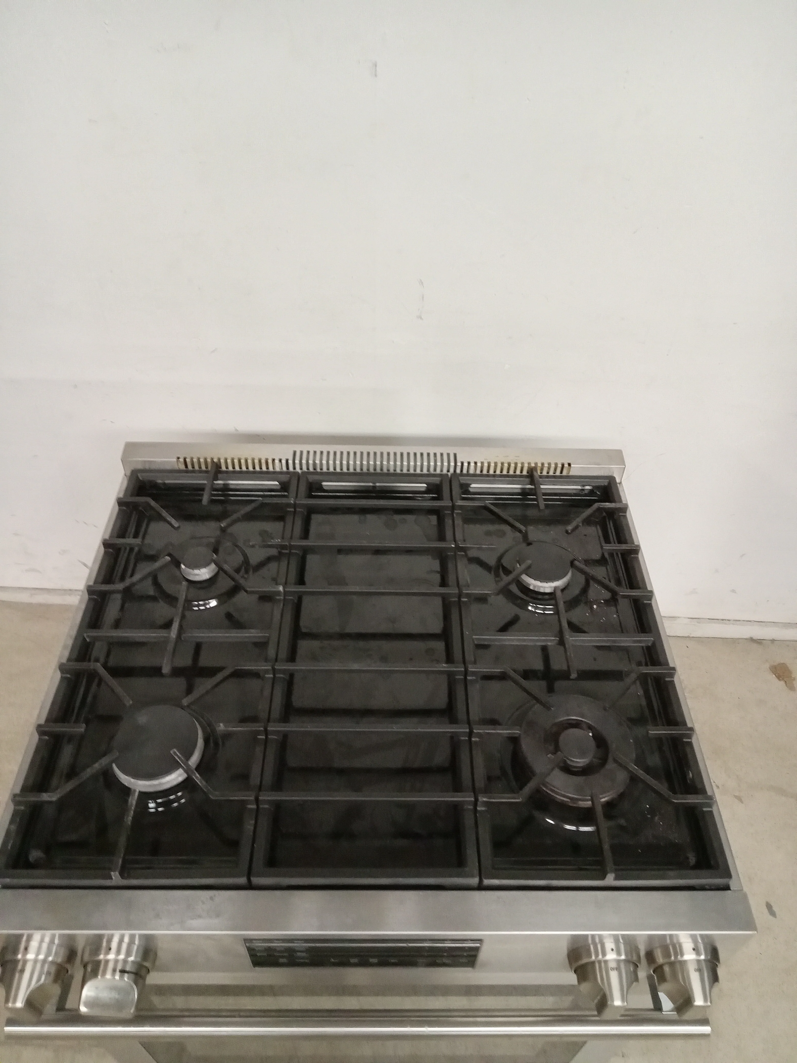 Blomberg Gas Stove - Image 2