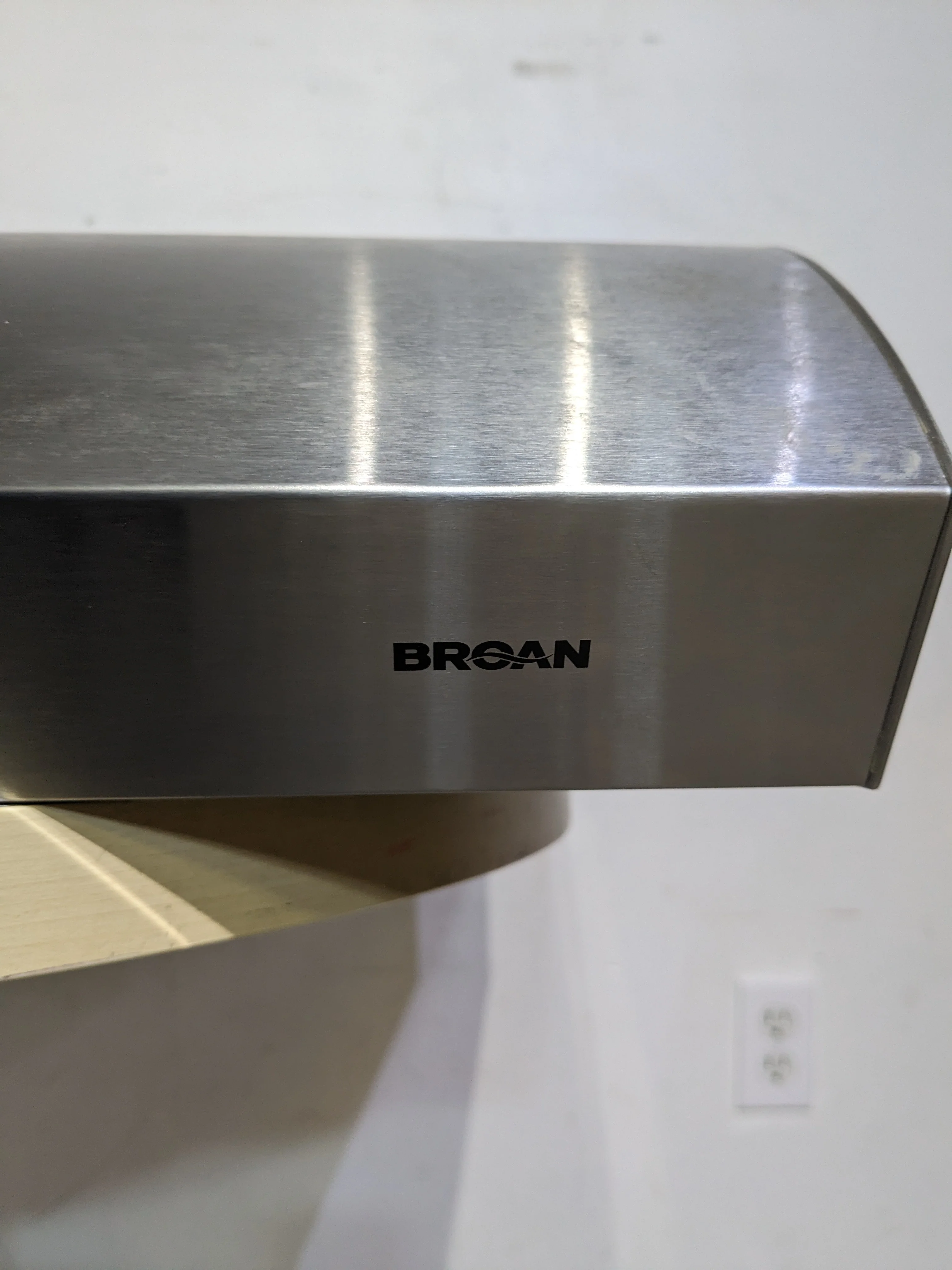 BROAN Range Hood Mo. QP130SSC - Image 3
