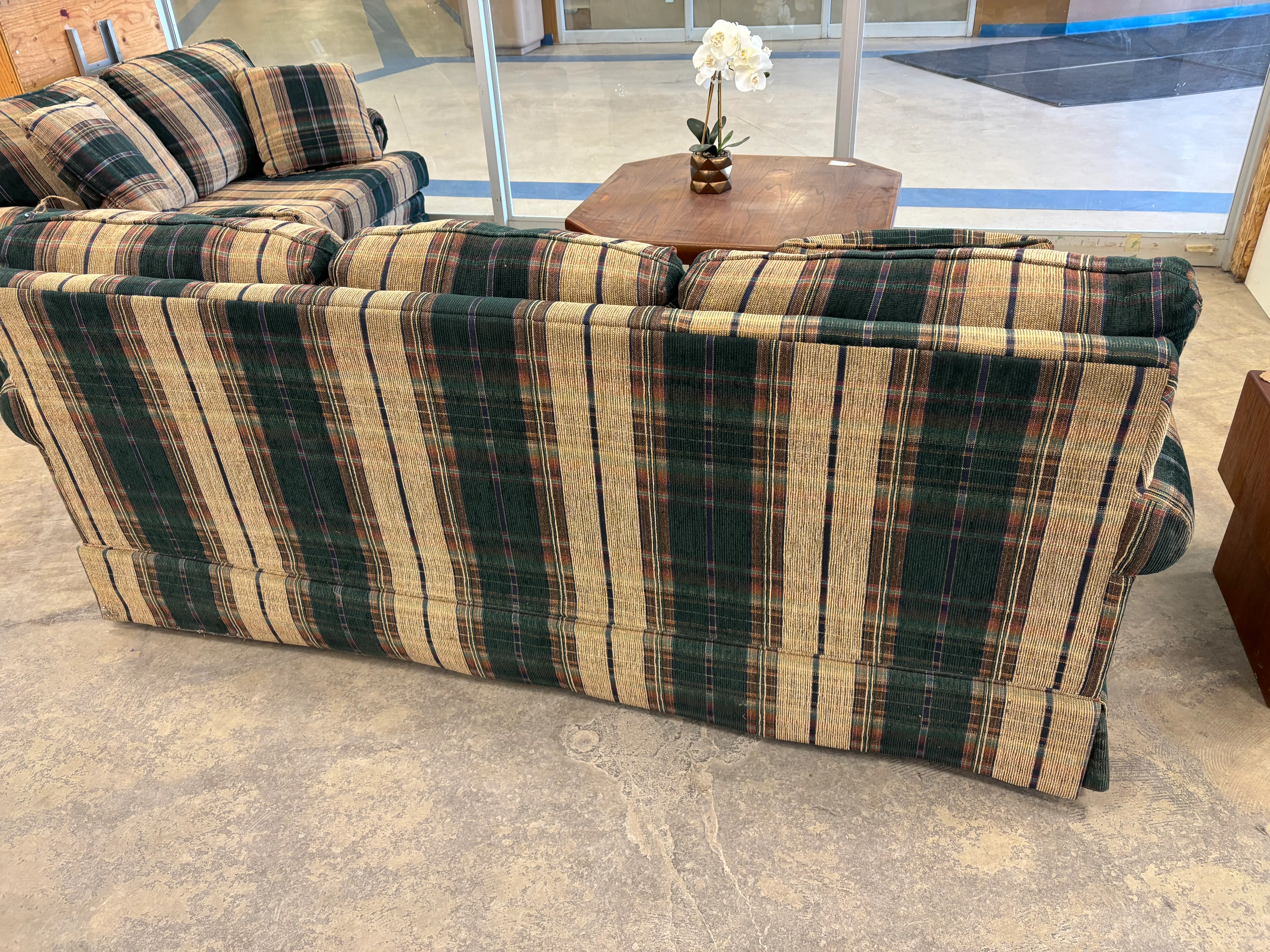 Classic Green and Tan Plaid Upholstered 3-Seater Sofa - Image 3