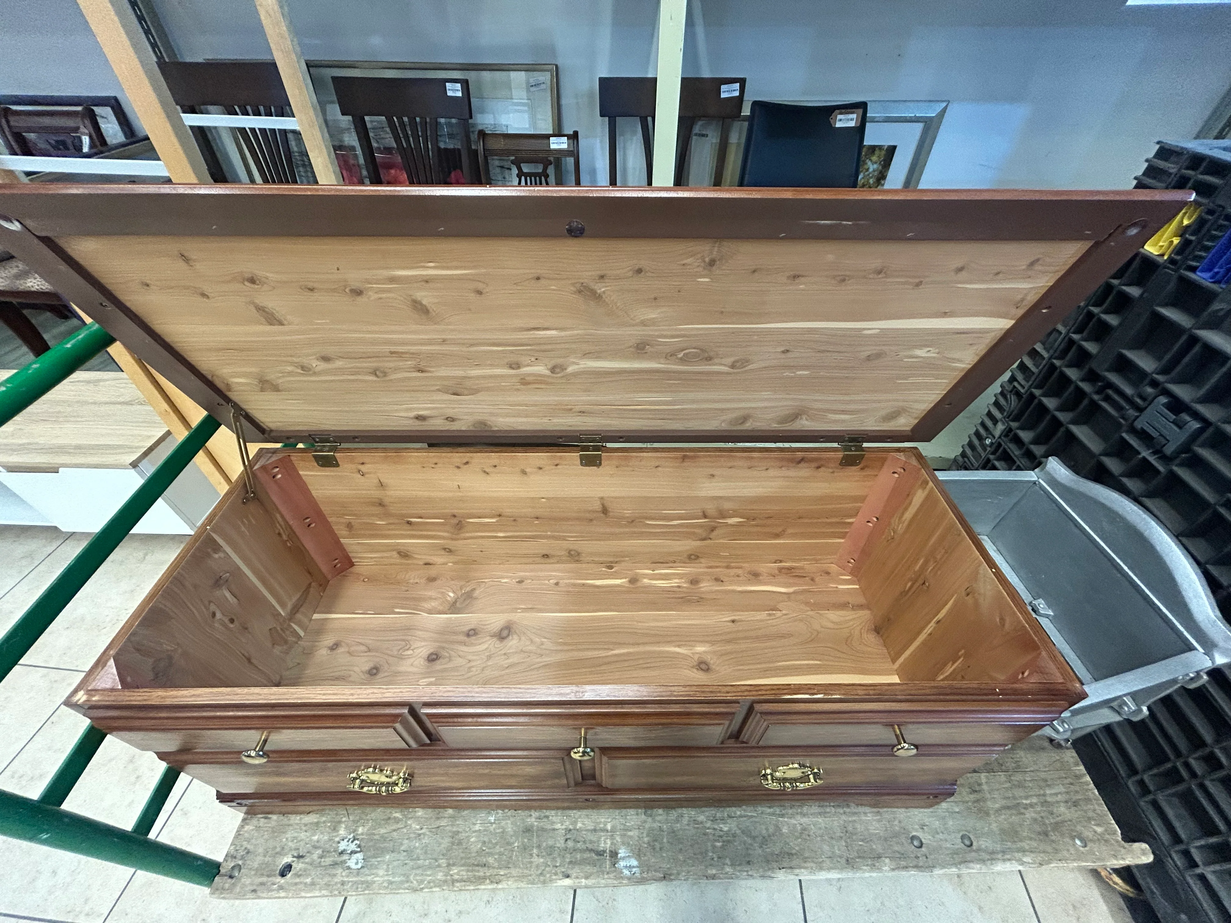 Coffre Cedar Chest - Image 7