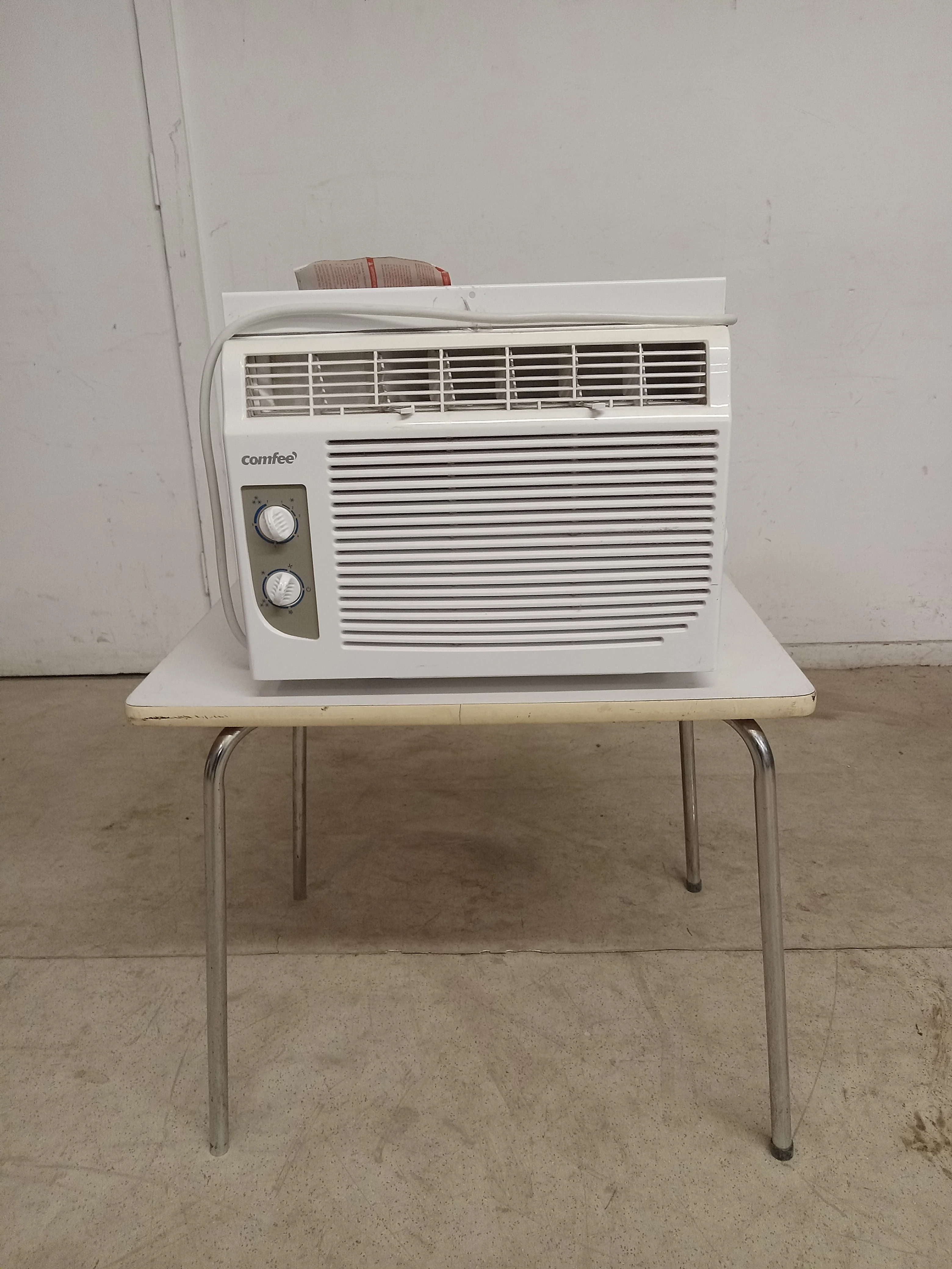 23"W Comfee Room Air Conditioner