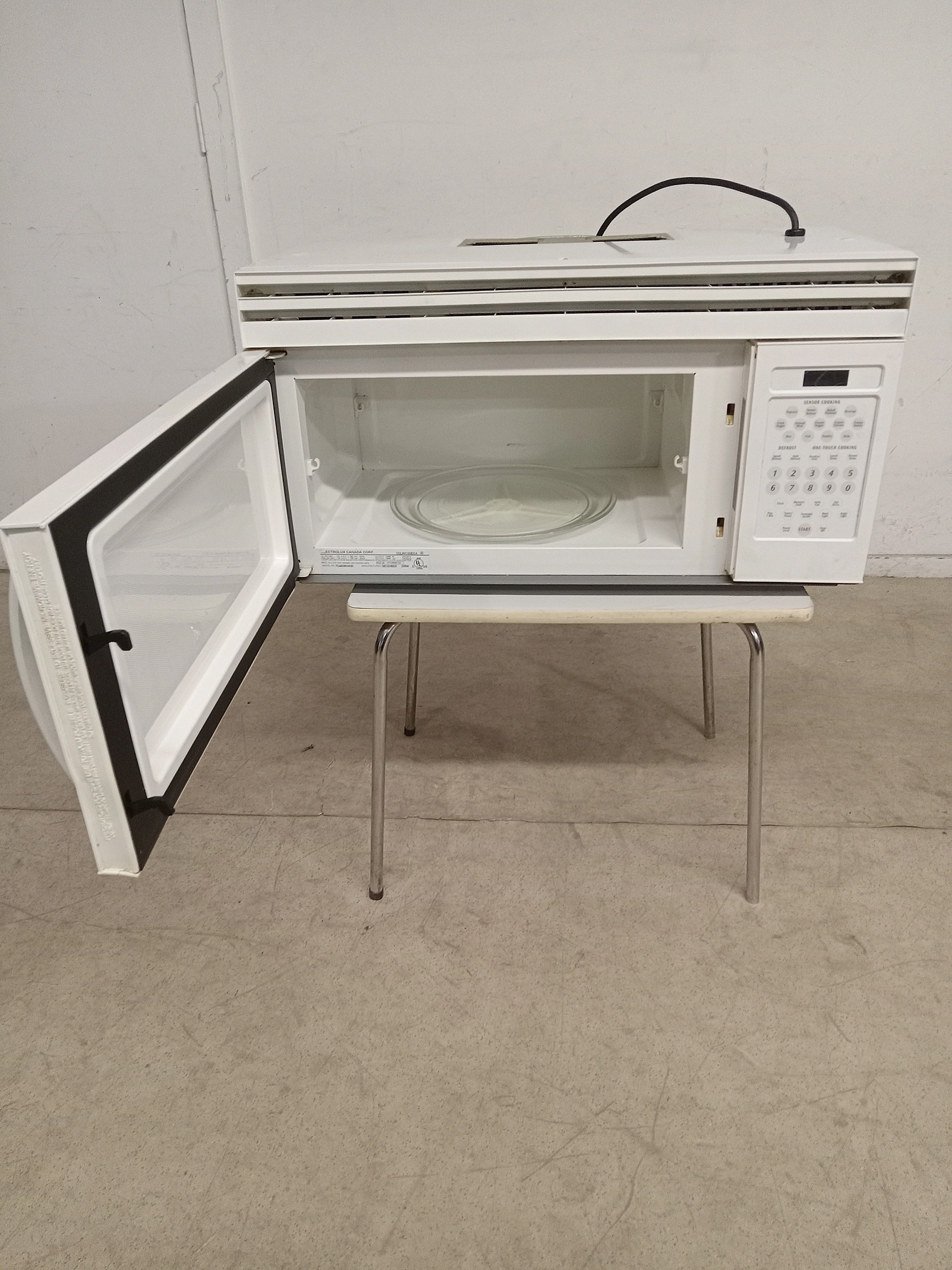 30"W Electrolux Over the Range Microwave Oven - Image 2
