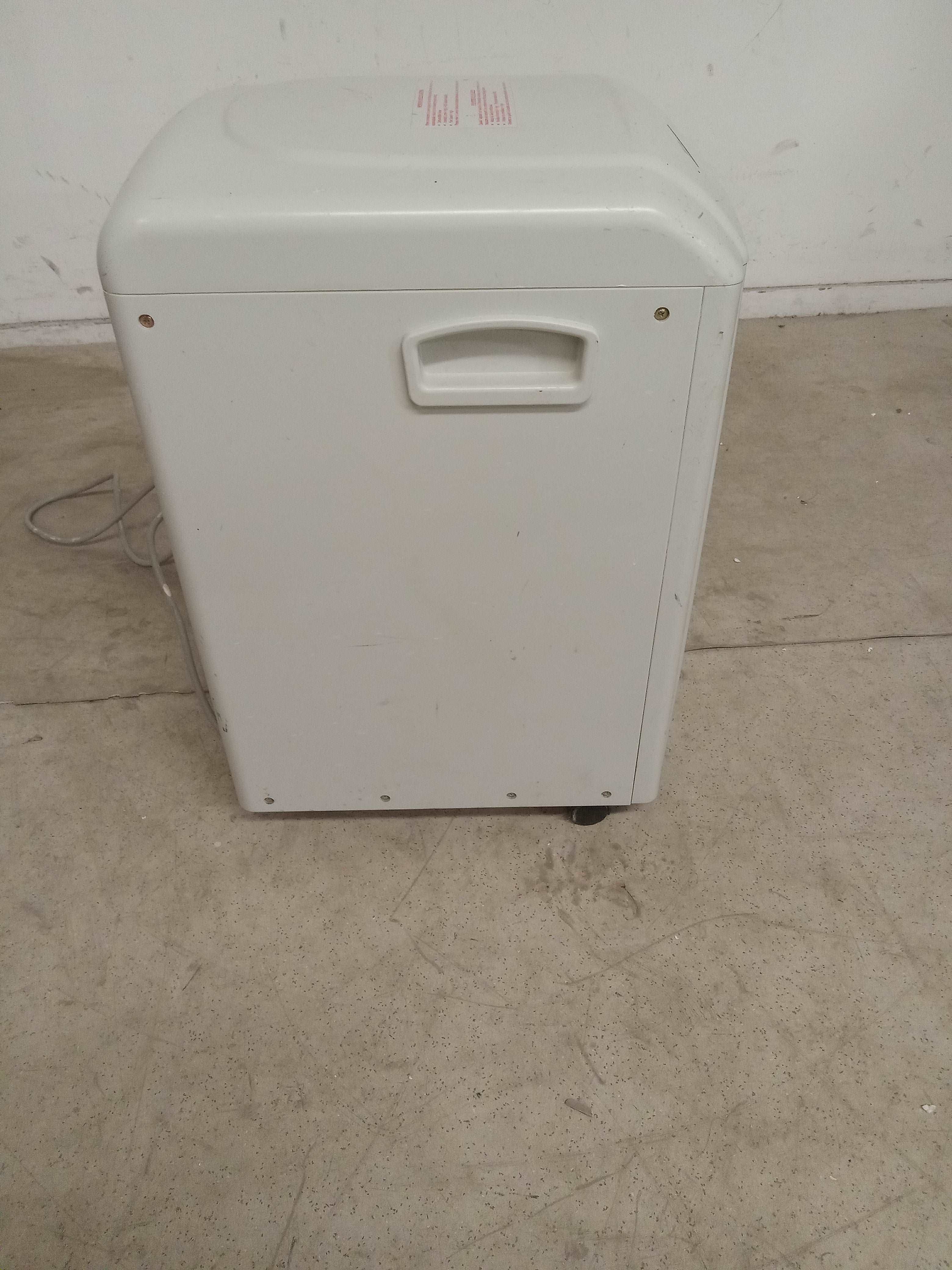 13"W Danby Dehumidifier - Image 4