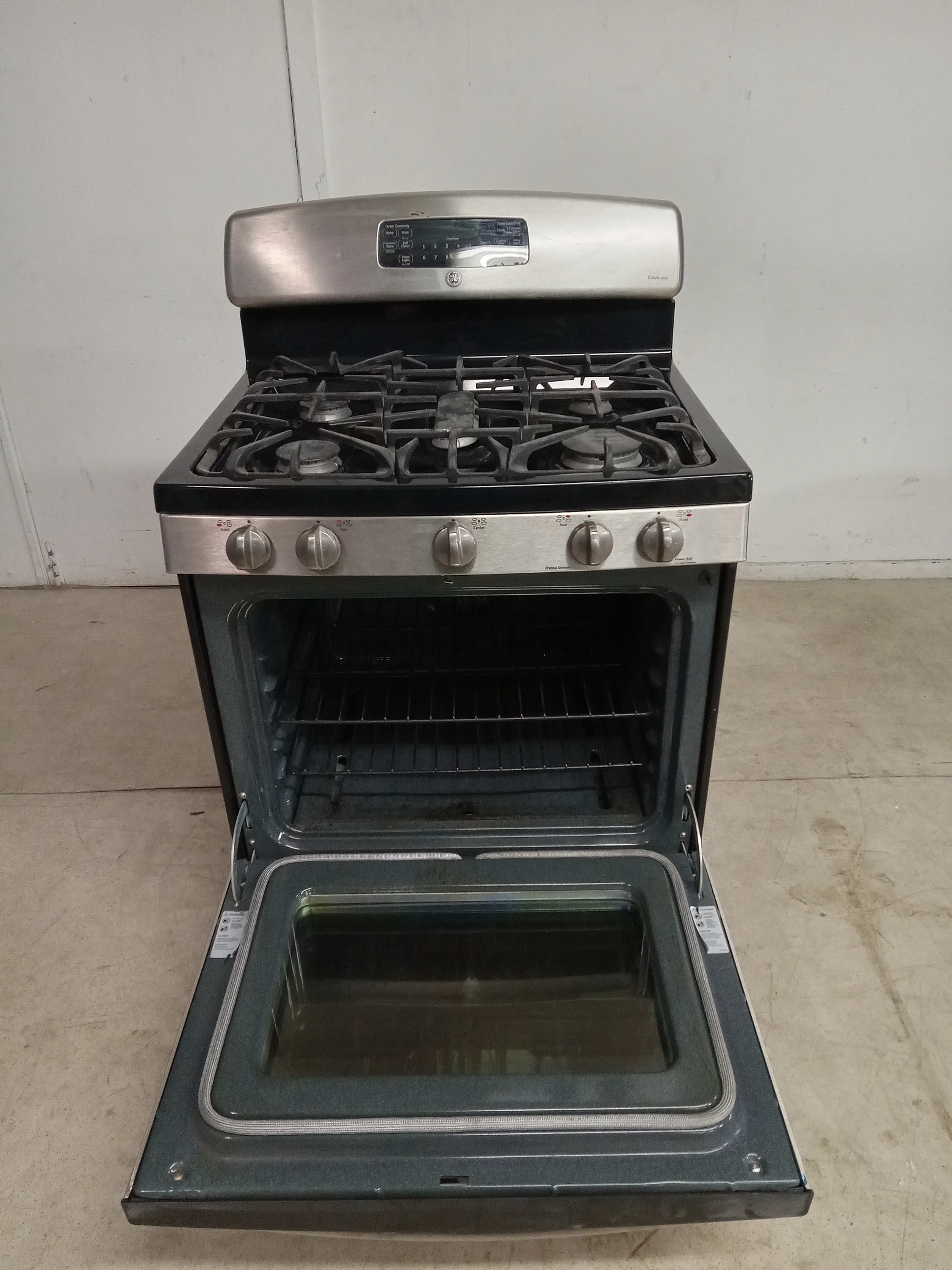 30"W General Electric Stainless Steel Gas Stove - Image 2