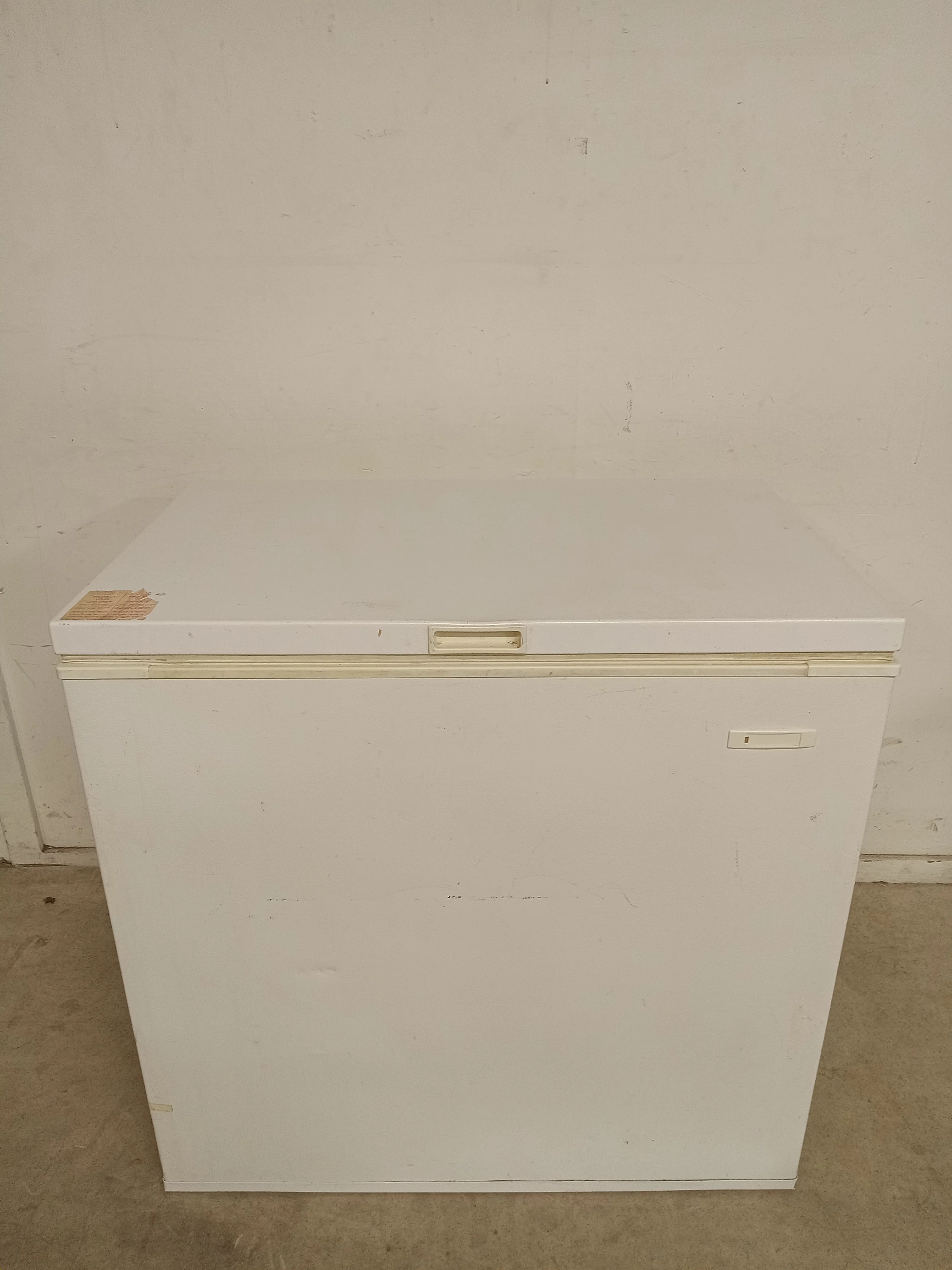 35"W White Frigidaire Freezer