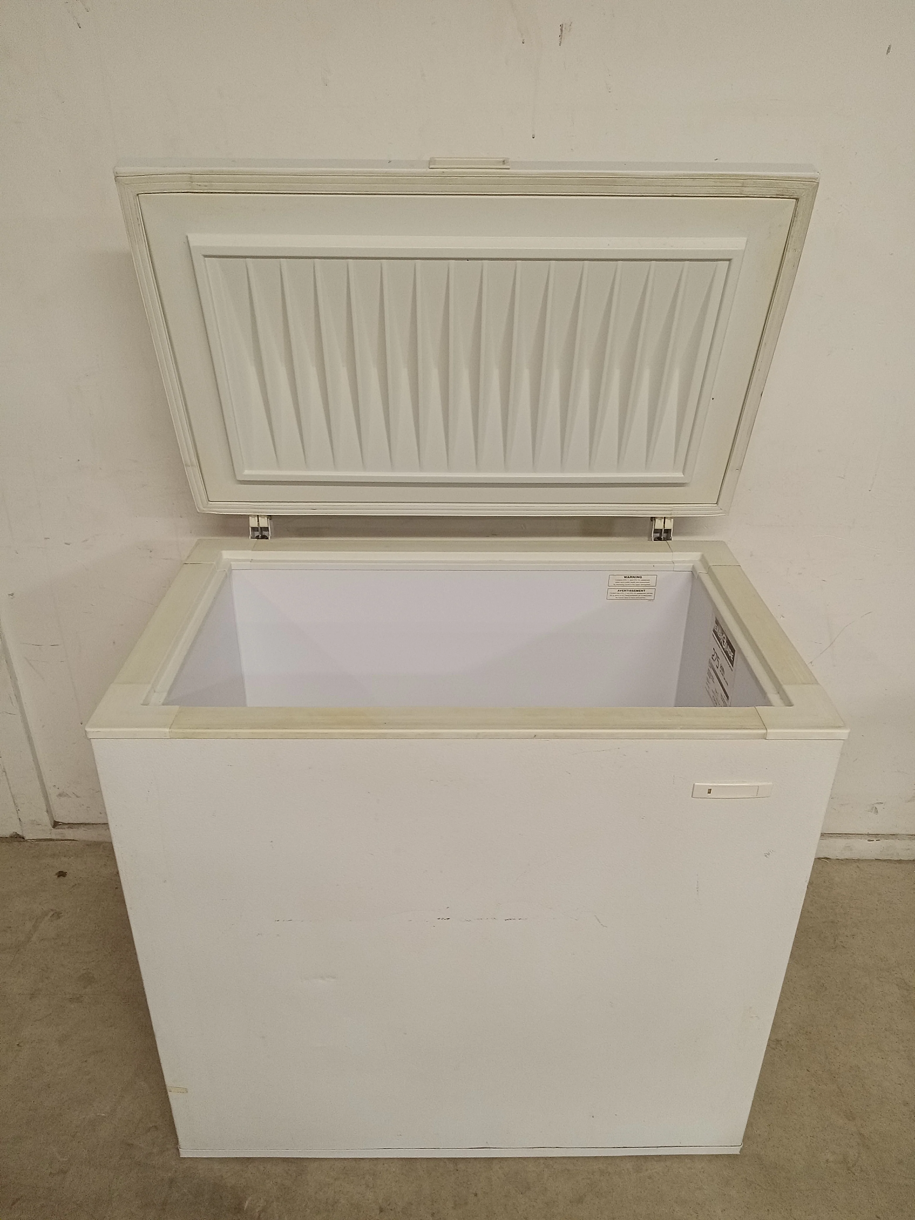 35"W White Frigidaire Freezer - Image 2
