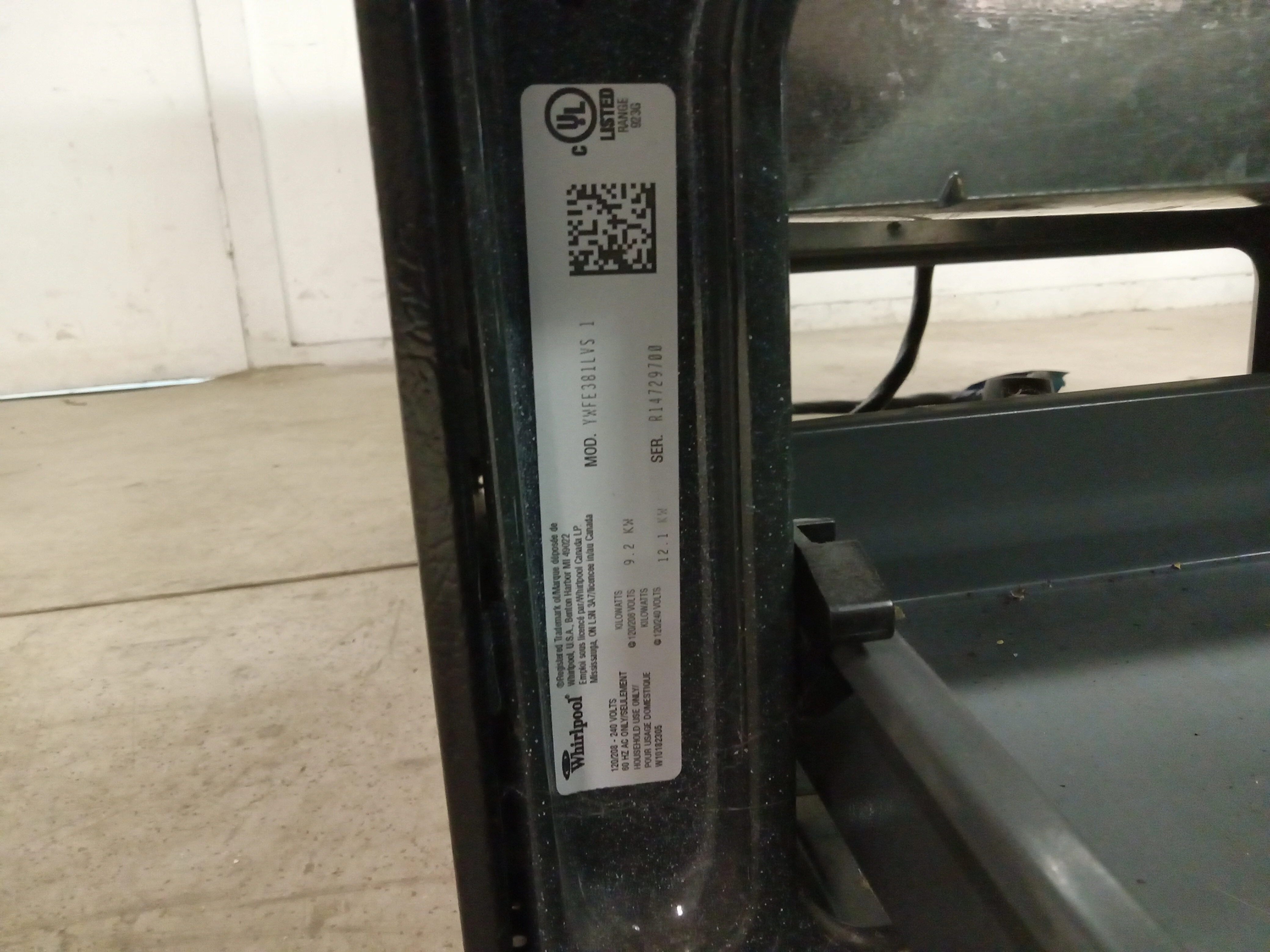 30"W Whirlpool Electric Stove - Image 4