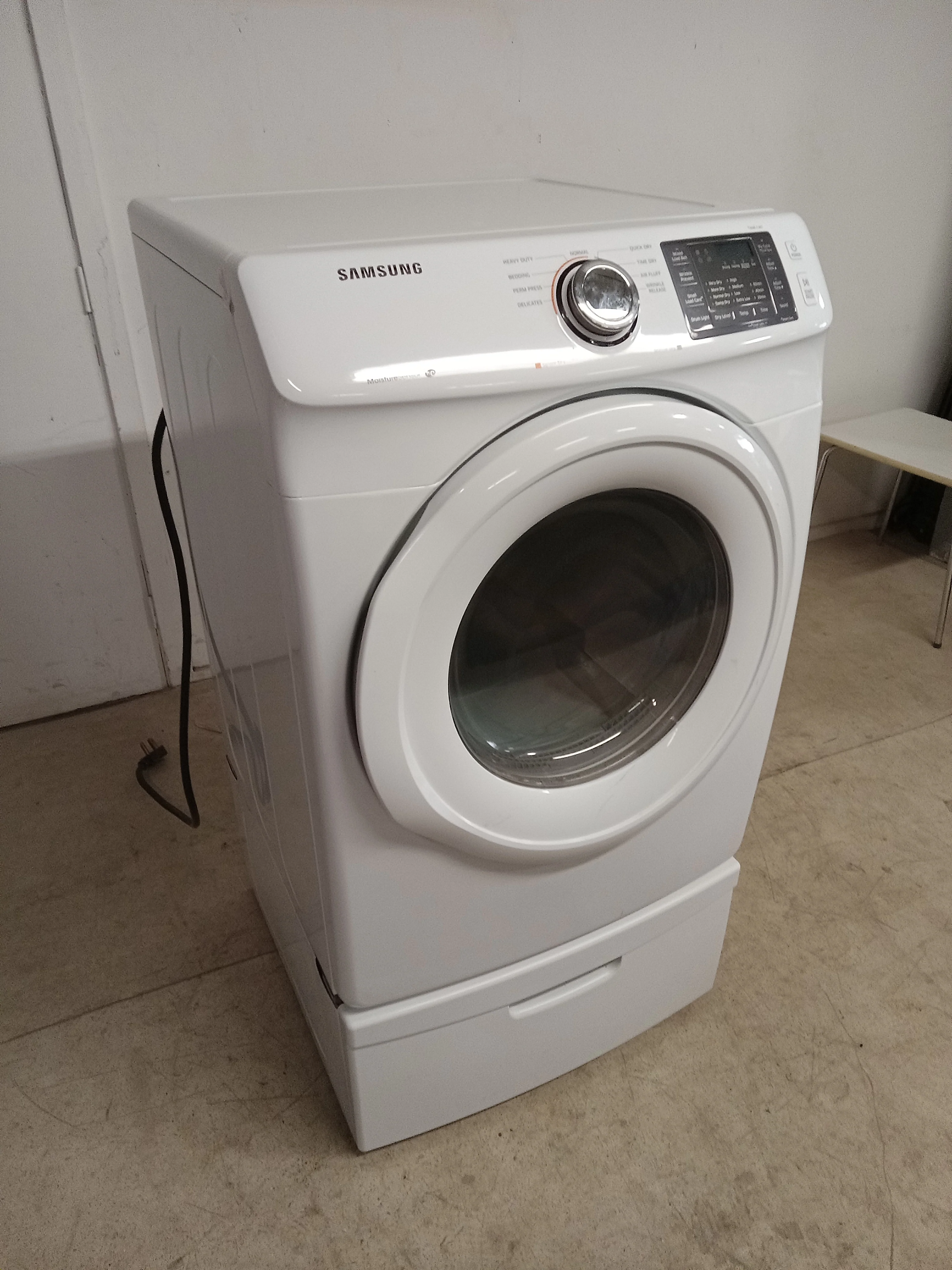 27"W Samsung Clothes Dryer - Image 7
