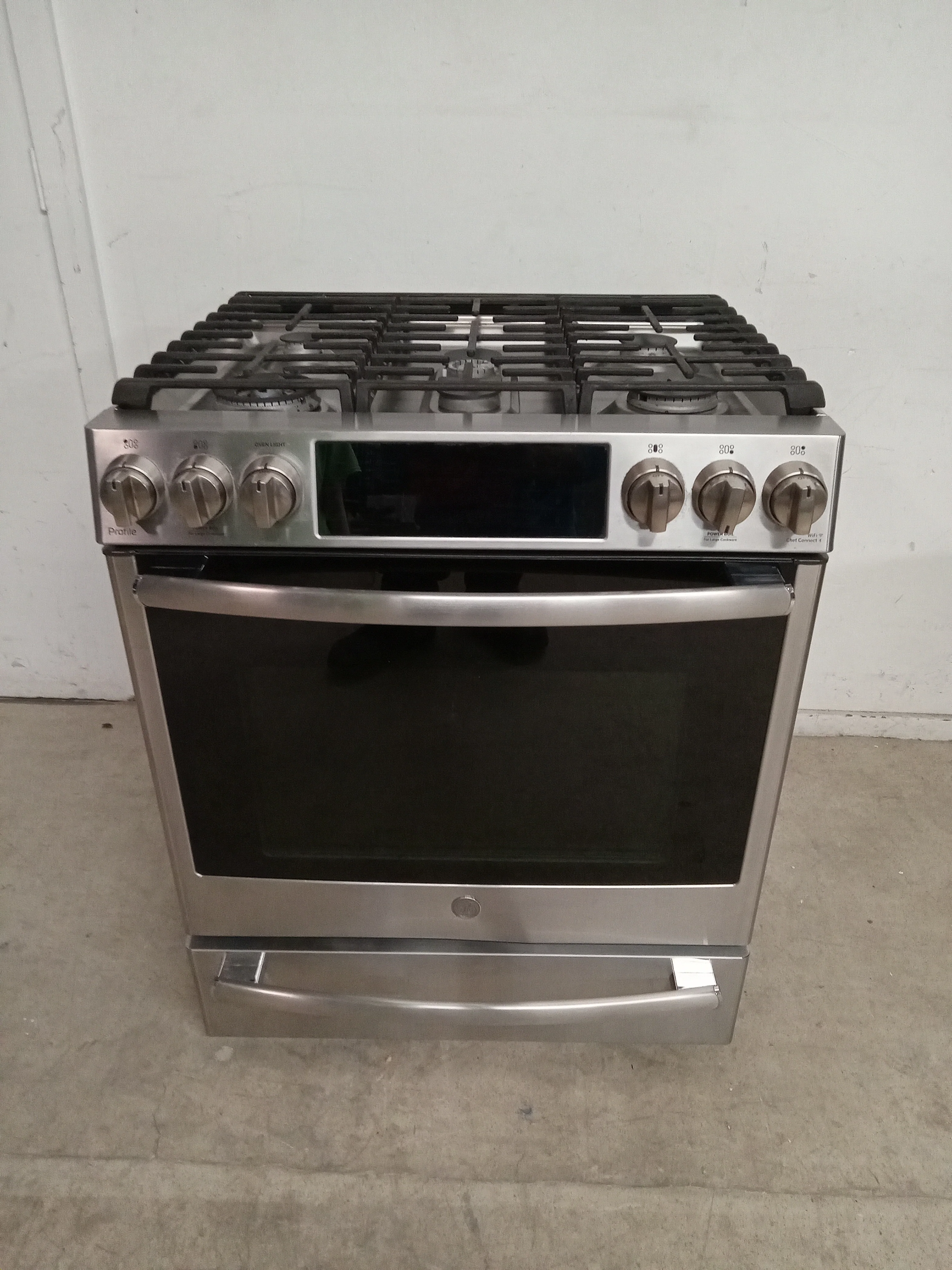 29.5"W General Electric Gas Stove
