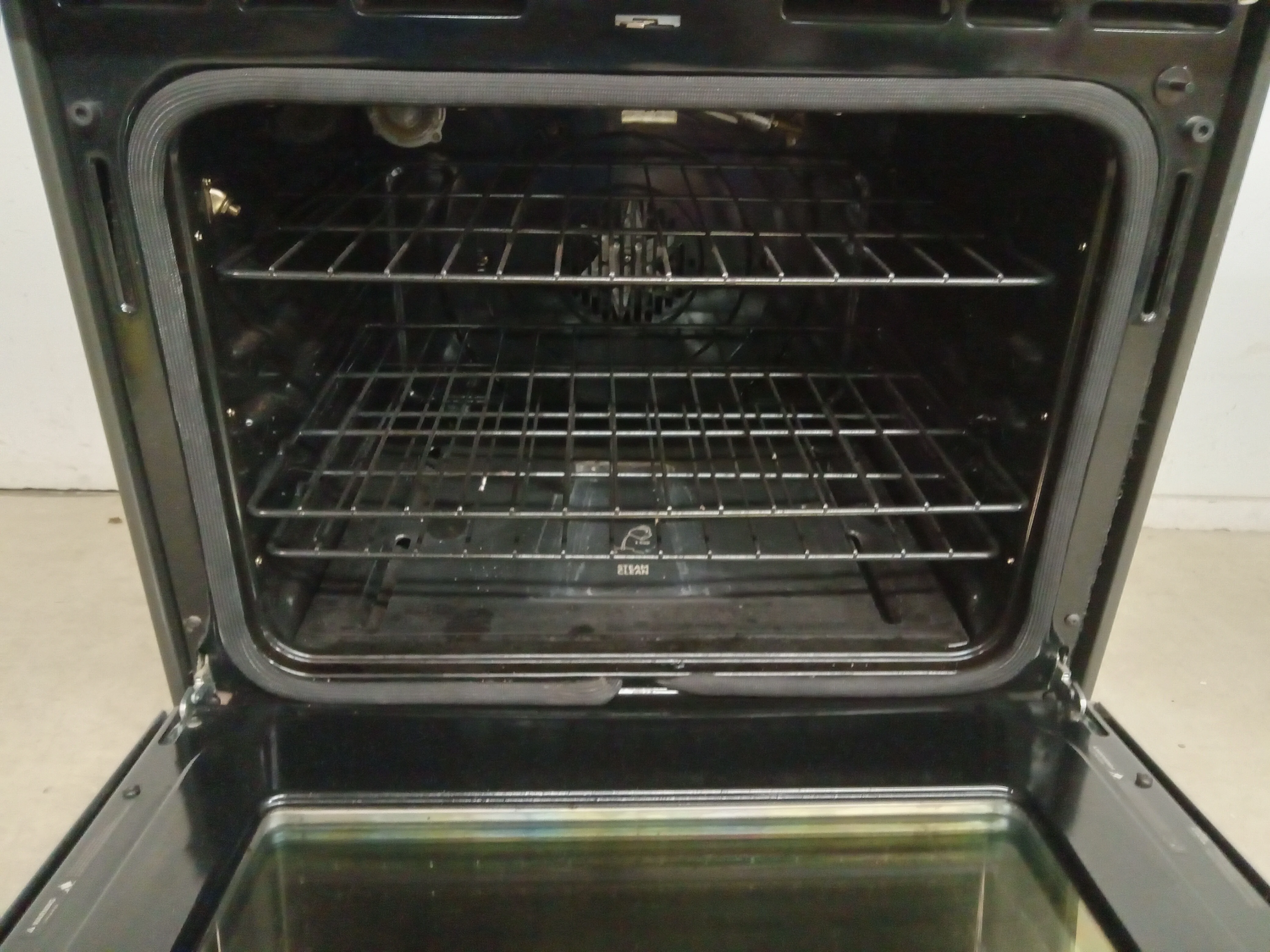 29.5"W General Electric Gas Stove - Image 3